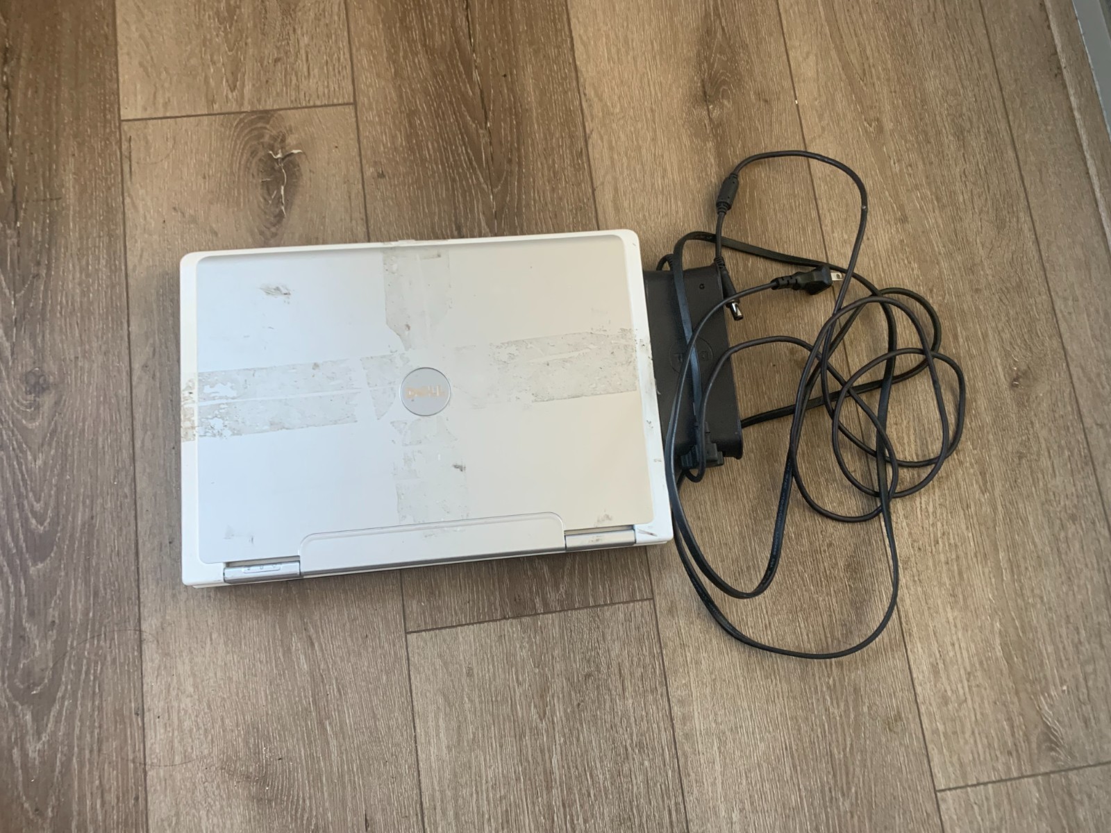 Dell Inspiron 640m 14″ Intel Core Duo T2050 1.6GHz 1GB RAM 120GB HDD Win 7 Pro
