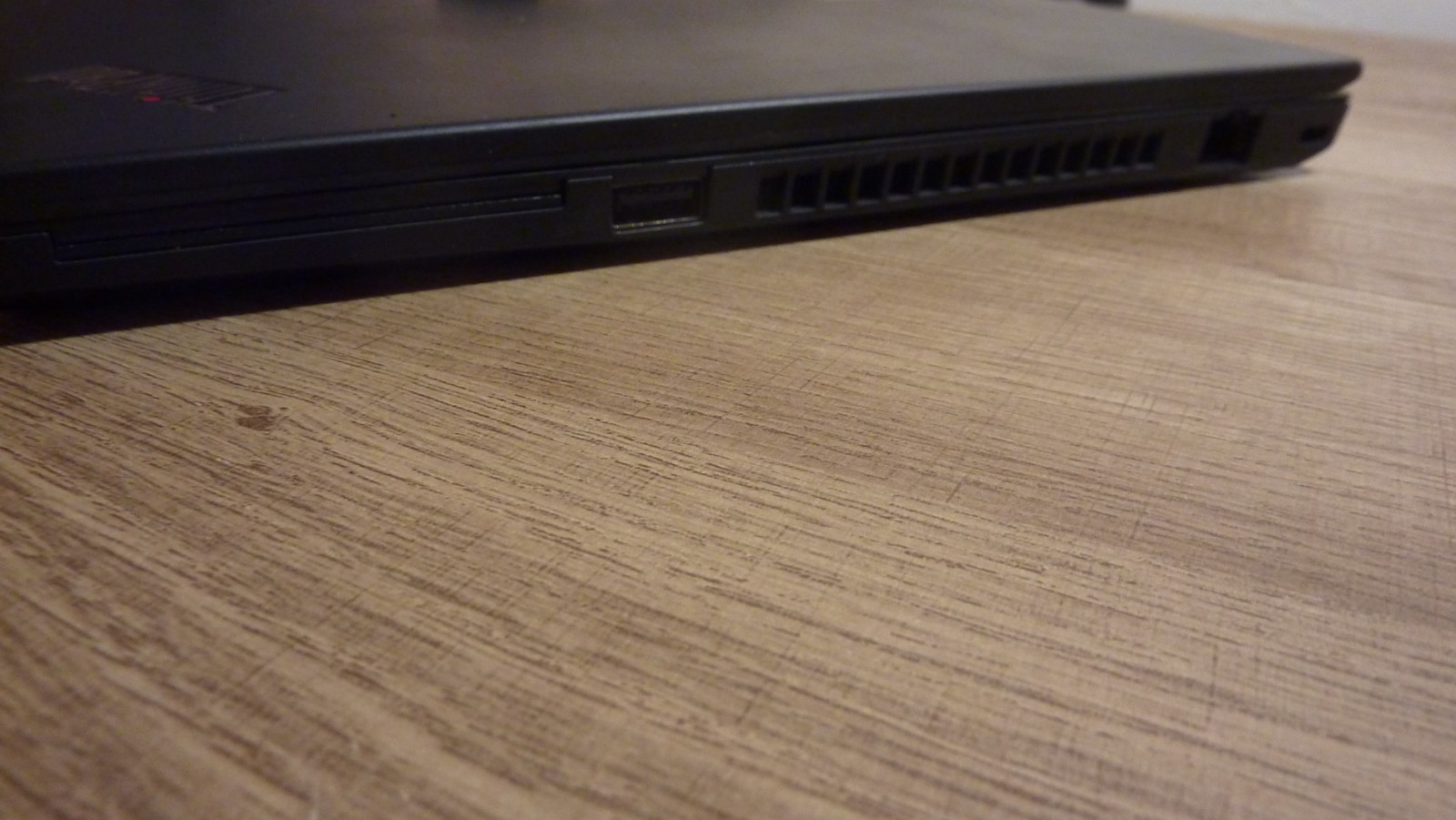 Lenovo ThinkPad T490s Intel i7-8665U 16GB RAM 256 GB SSD Win 10 Pro OEM CHARGER