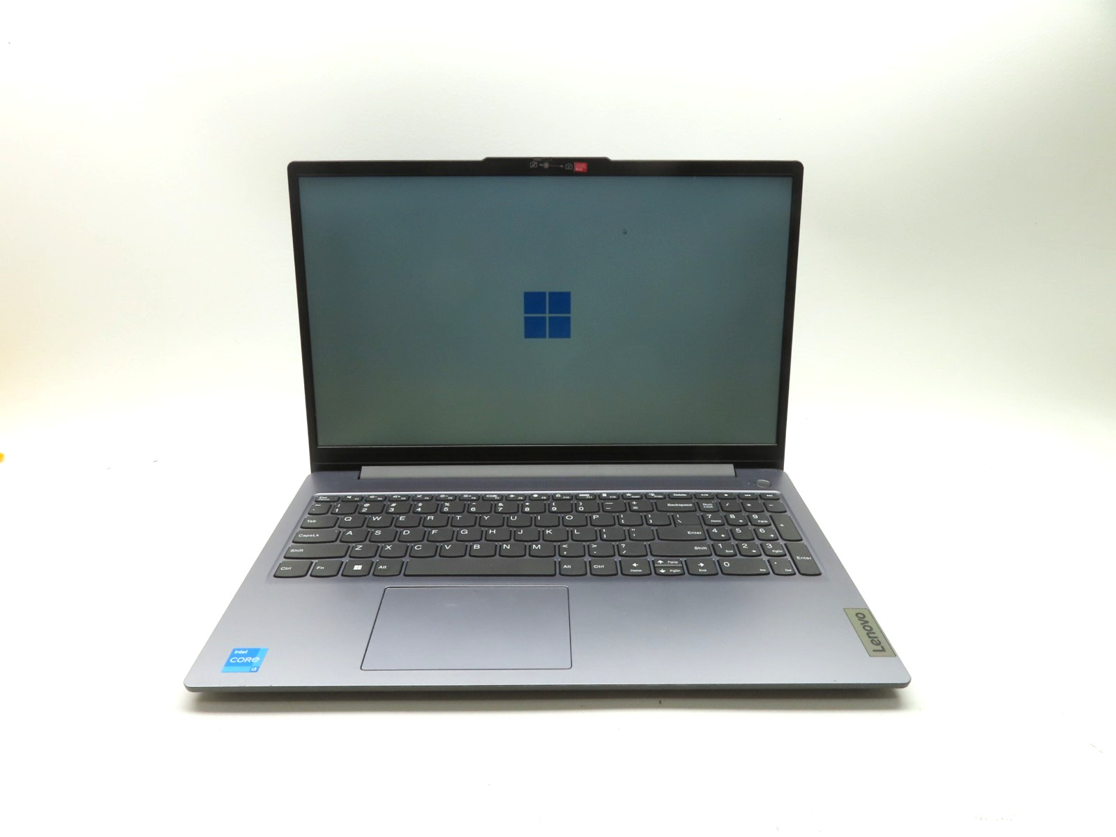 Lenovo IdeaPad Slim 3 15IAN8 15.6″ Core i3-N305 1.8GHz 8GB RAM 128GB SSD