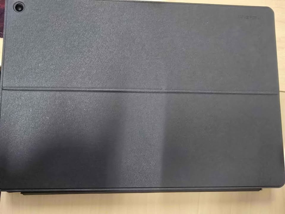 Minisforum V3 Tablet PC AMD Ryzen 7 8840U 32GB RAM 1TB SSD