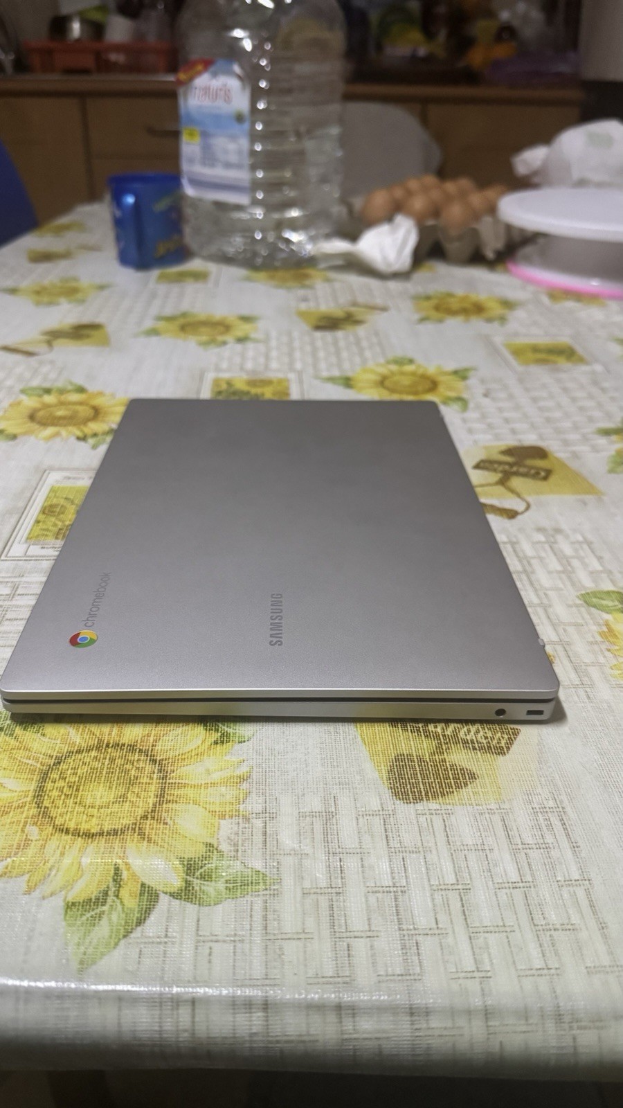 Samsung Galaxy Chromebook Go 14″ (64GB SSD, Intel Celeron N4500, 1.10 GHz, 4GB)