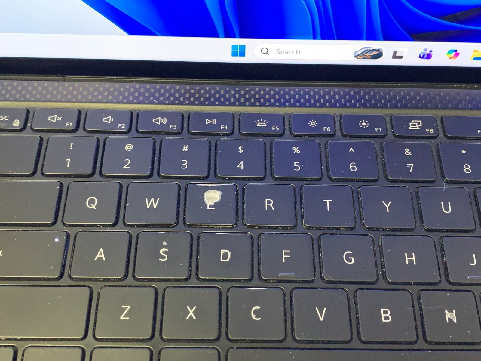 Dell Precision 5570 15.6″ UHD+ Touch i7-12800H 32GB 512GB NVMe NVIDIA RTX A2000
