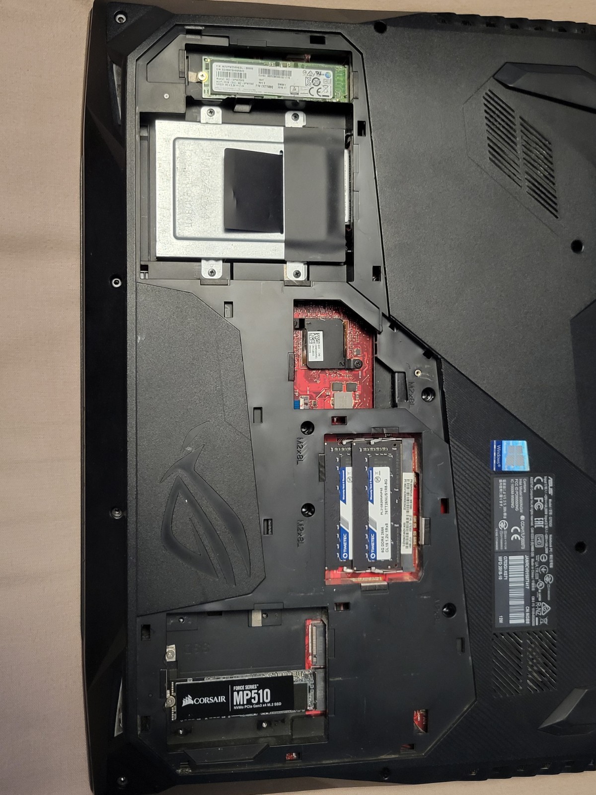 ASUS ROG G703GI USED. Has: 1080, 3TB Mixed Storage, 32GB DDR4 2667MHZ, I7-8750H
