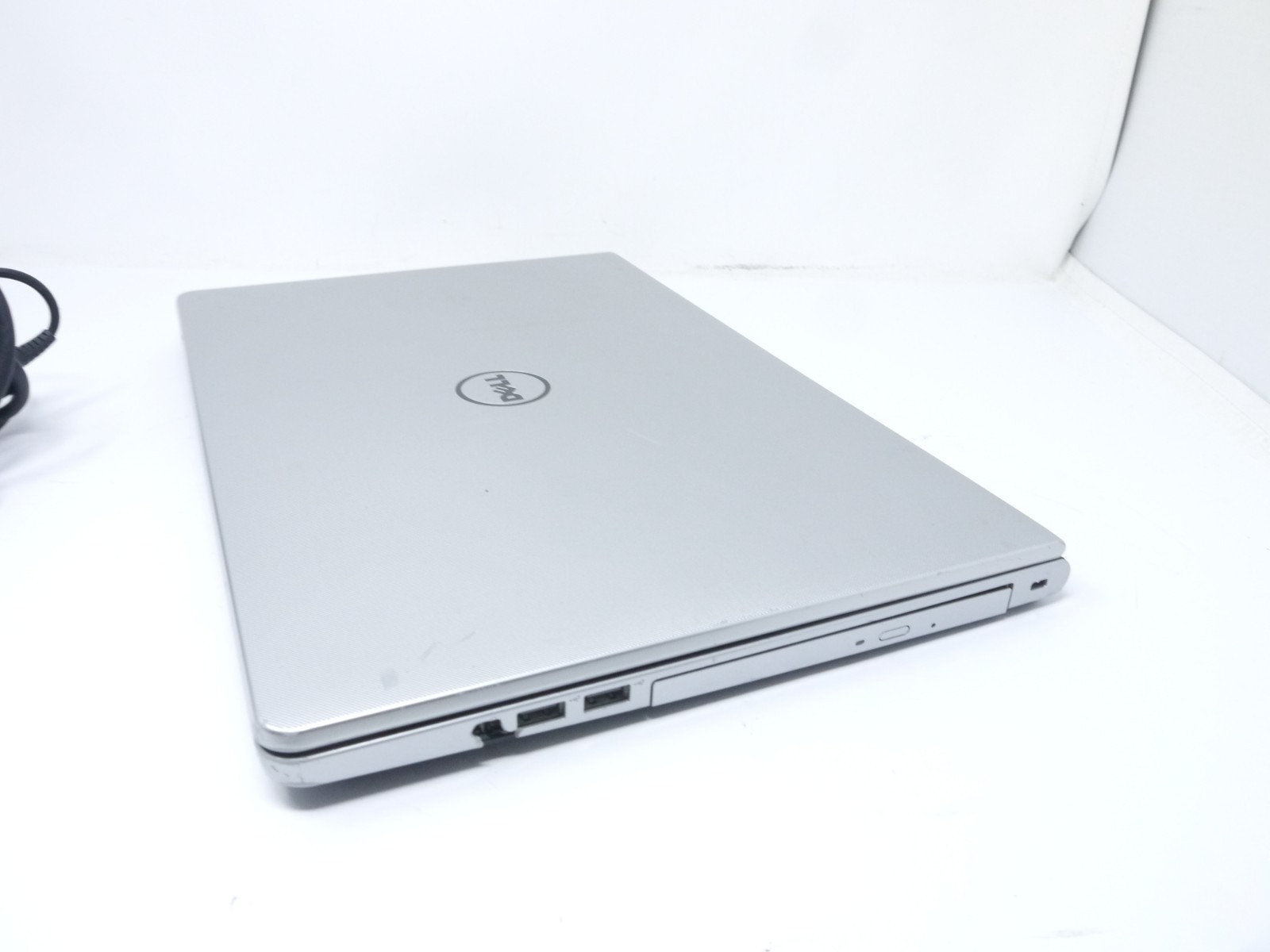Dell Inspiron 5559 15.6″ Laptop – Core i5-6200U / 4GB / 250GB HDD / New Battery