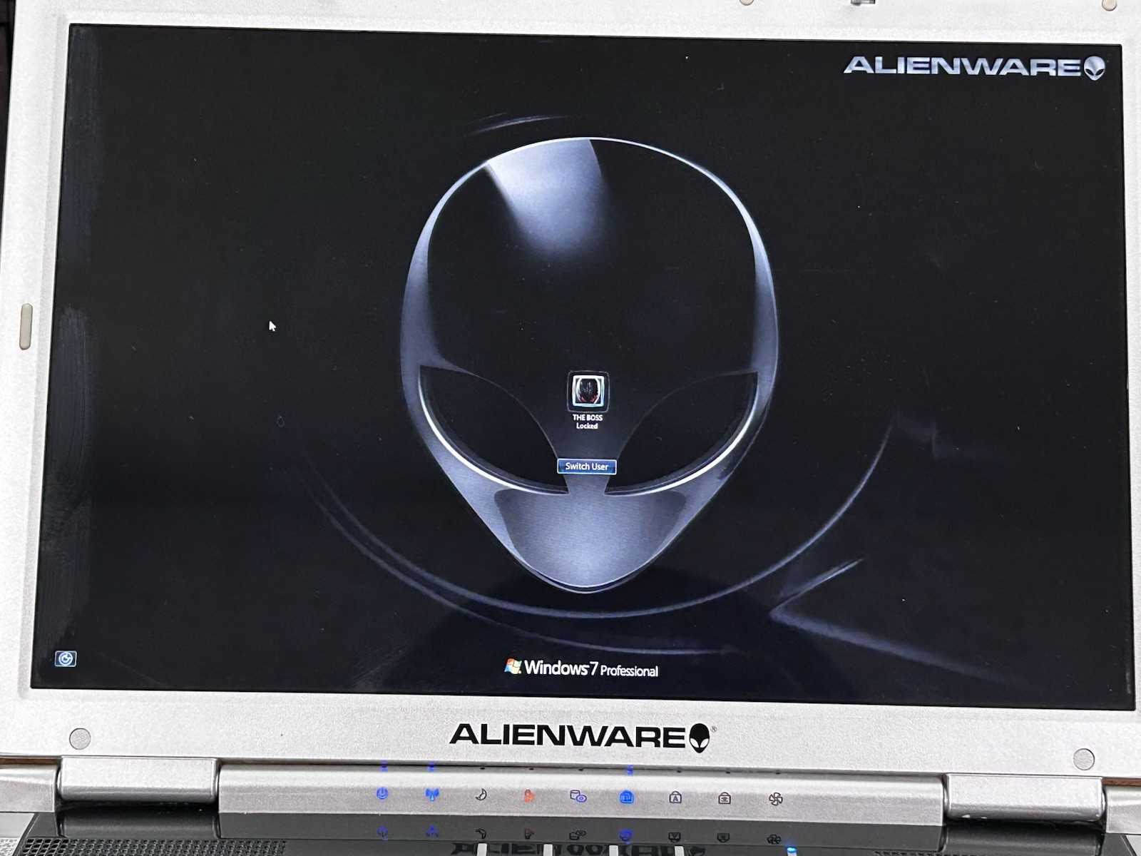 Alienware Area-51 M5700i-R2 Core2 T7200 4GB 2 HDD Backpack Includes