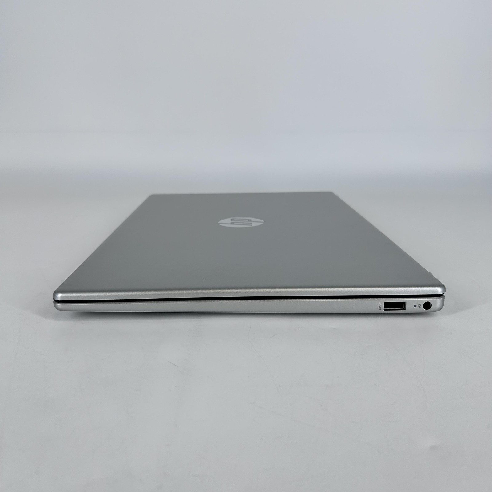 HP Pavilion 15 Silver FHD 1.2 GHz i3-1315U 8GB RAM 256GB SSD Excellent