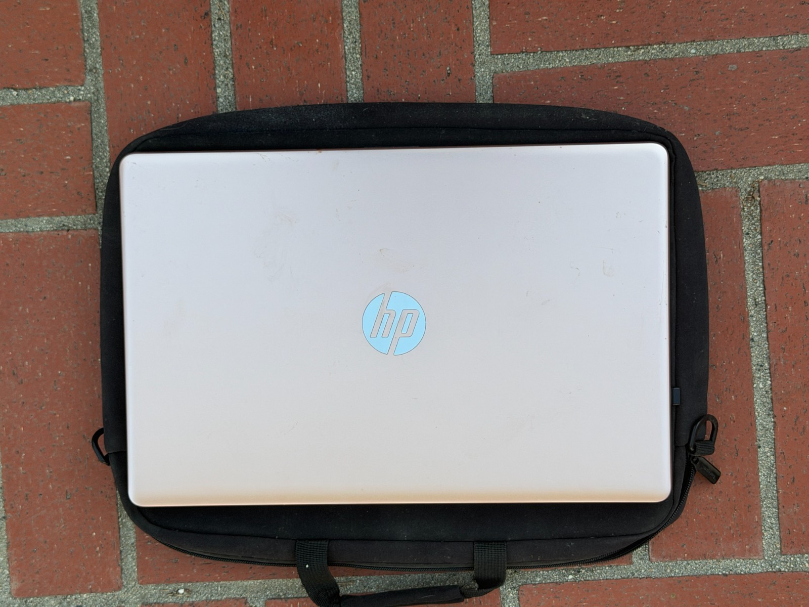 HP 17-umkr783t Laptop PC 17.3″ 1080P 8GB 931GB SSD AX WiFi W10 w/Number Pad