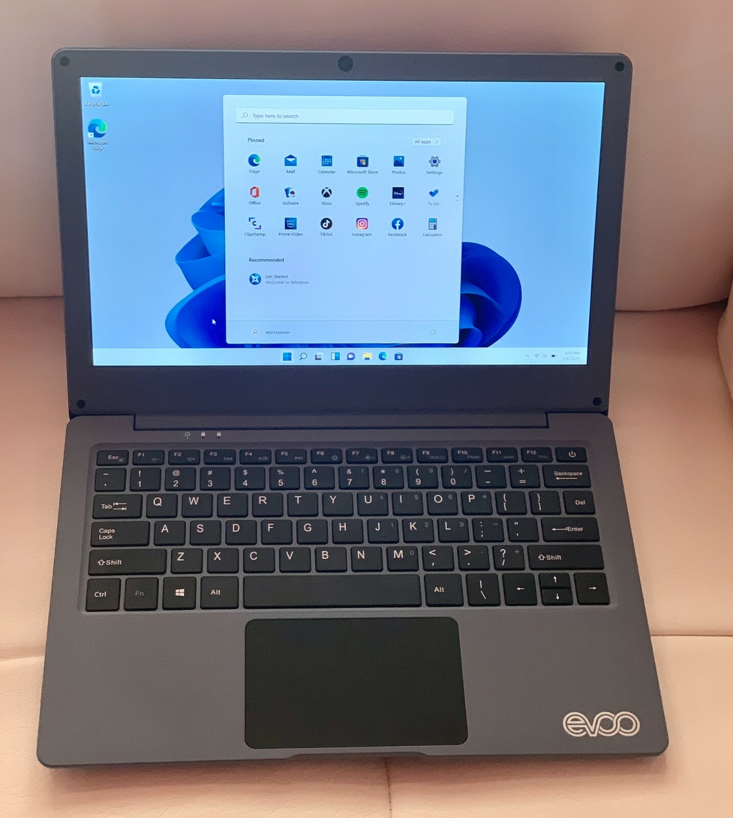 Evoo Windows 11/10 Dual Boot Ultra Slim 11.6″ 64GB/256GB SSD; 4GB RAM IPS Laptop