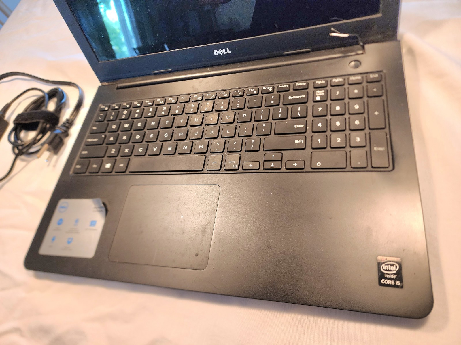 Dell Inspiron 15 5547 15.6″ i5-4210U 8GB RAM 1TB HDD – WORKS – NEEDS HINGE