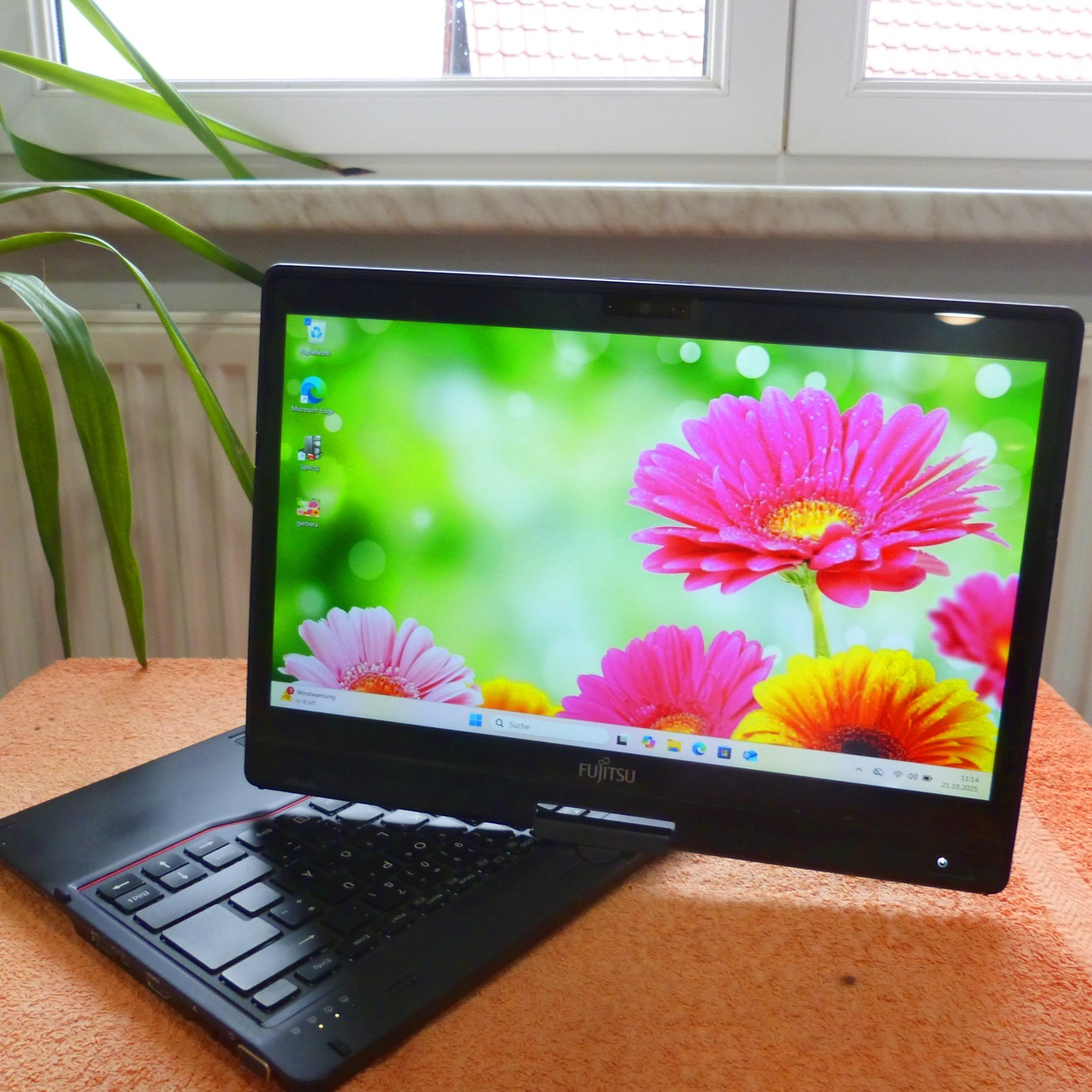 Fujitsu T939 Convertible 360 SWIVEL Tablet 13″ TOUCH Windows 11 SSD 8GEN i5