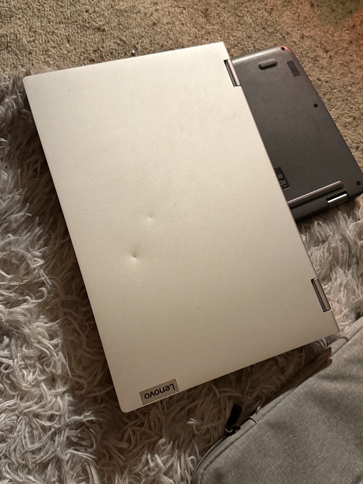 Lenovo IdeaPad Flex 5 14ITL05 14″ (8GB RAM, Core i3)