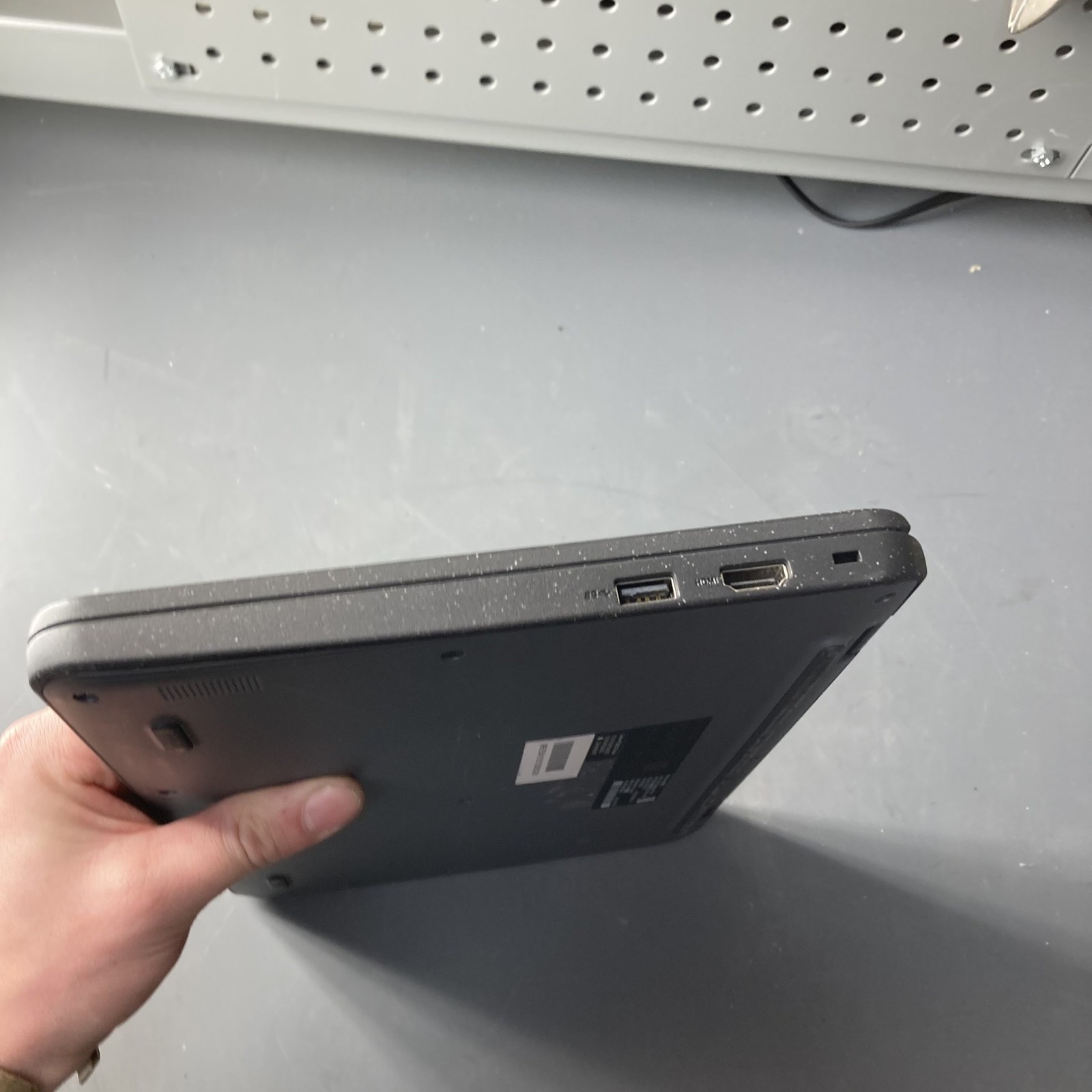 Lenovo 100e Chromebook Gen 3 11.6″ AMD 3015Ce w/ Radeon 4GB 32GB No ‘F’ Key