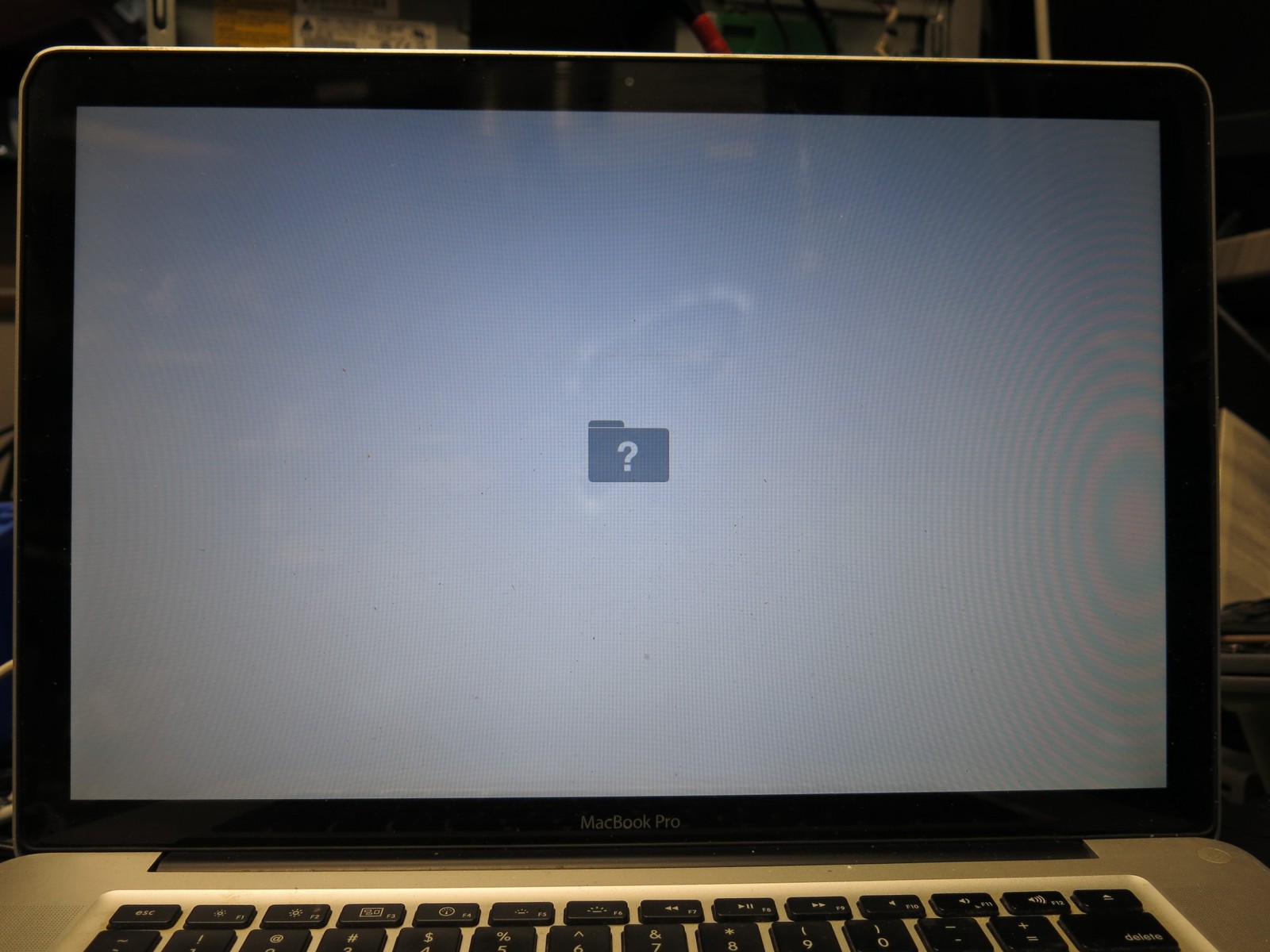 Apple MacBook Pro A1286 15.4″ 2011 | i5-520M 2.4GHz | 4GB Ram | Powers On