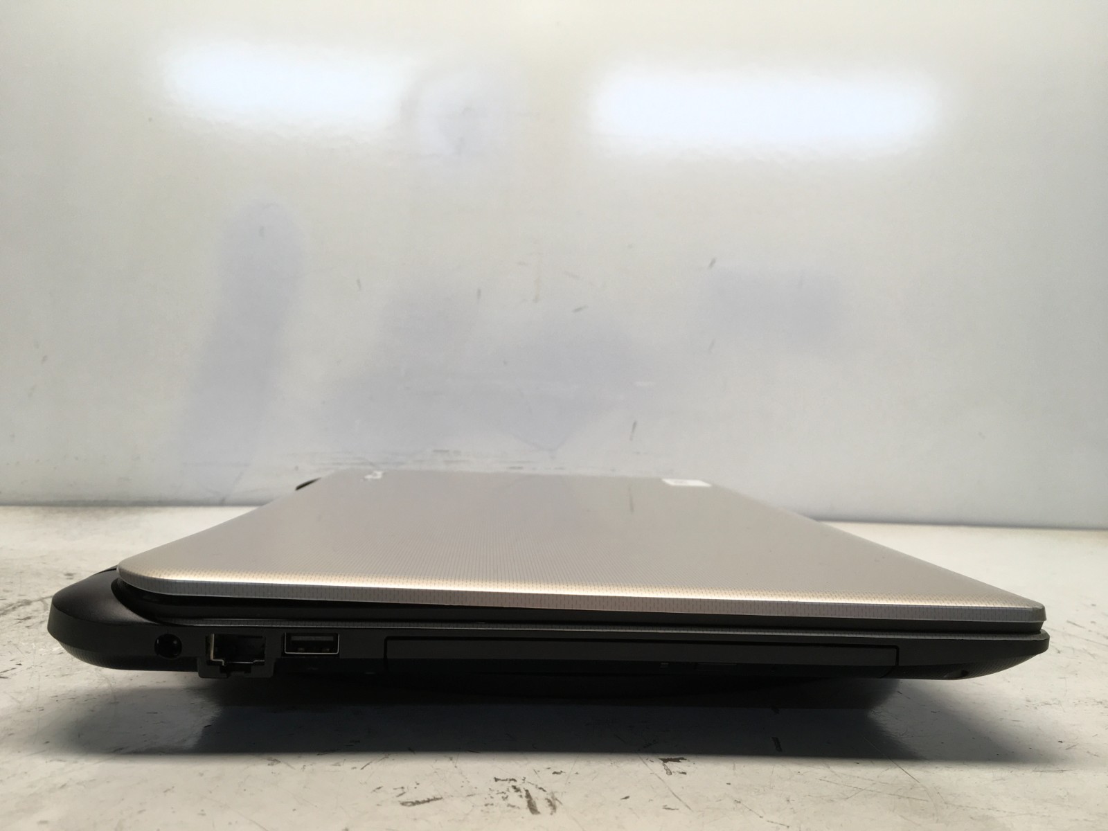 Toshiba Satellite L55T-B5334 Intel i7-4510U 2GHz 8 GB NO HDD