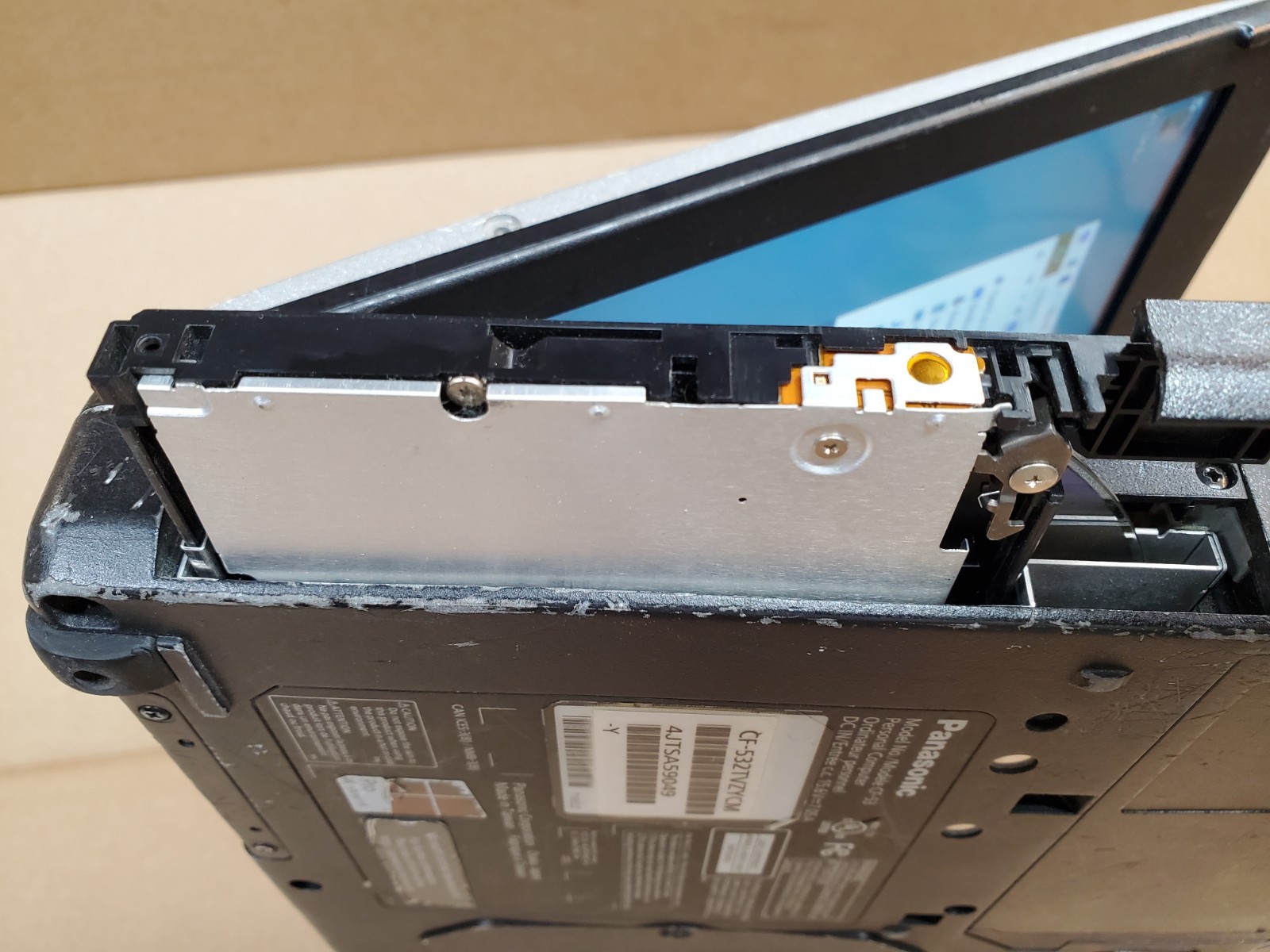 Panasonic Toughbook CF-53 14″ Core i5 4310U 4GB RAM 256GB SSD DVD-RW WIN 10 Pro
