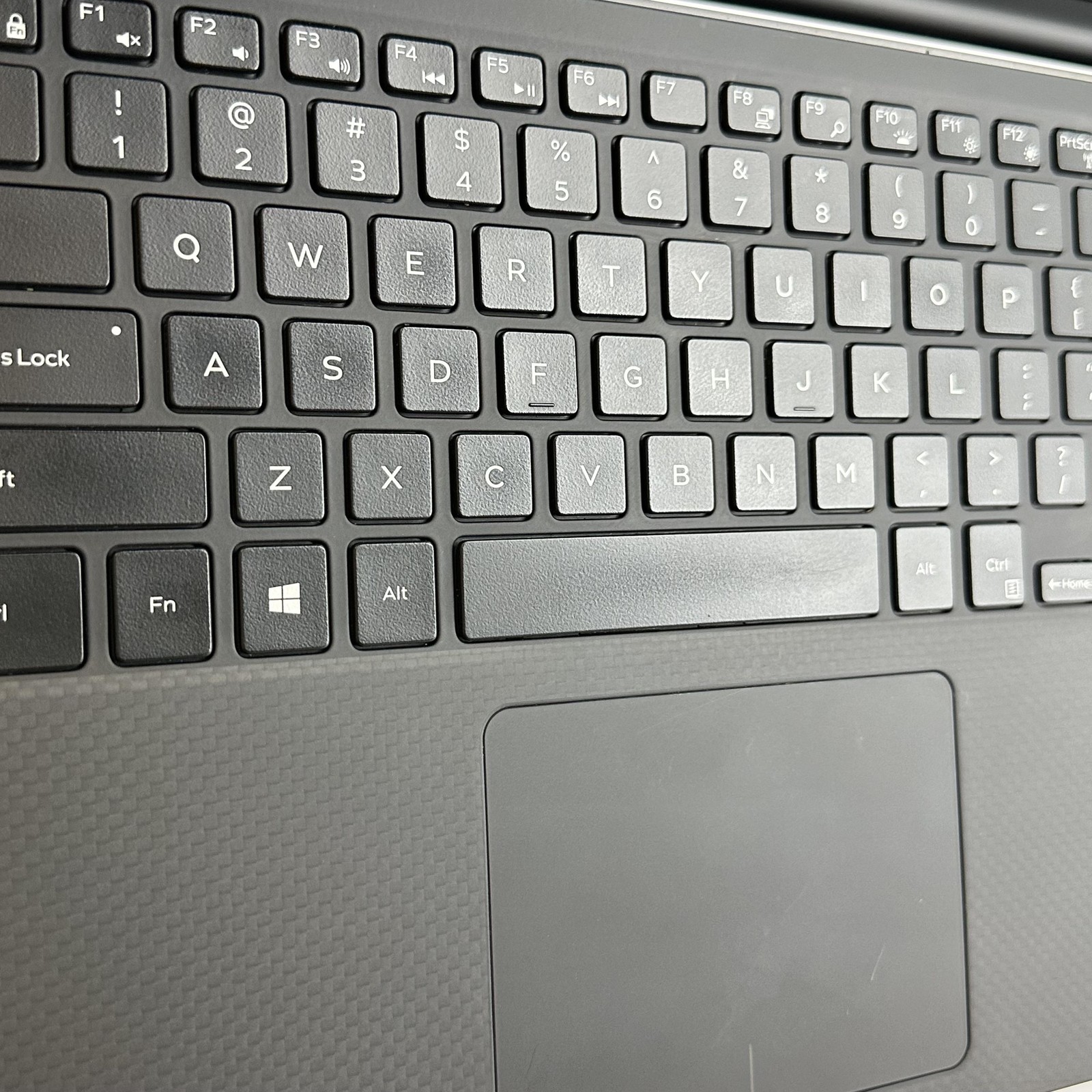 Dell XPS 15 7590 Gray 4K i9-9980HK 2.40GHz 32GB 1TB SSD NVIDIA GTX 1650 Good