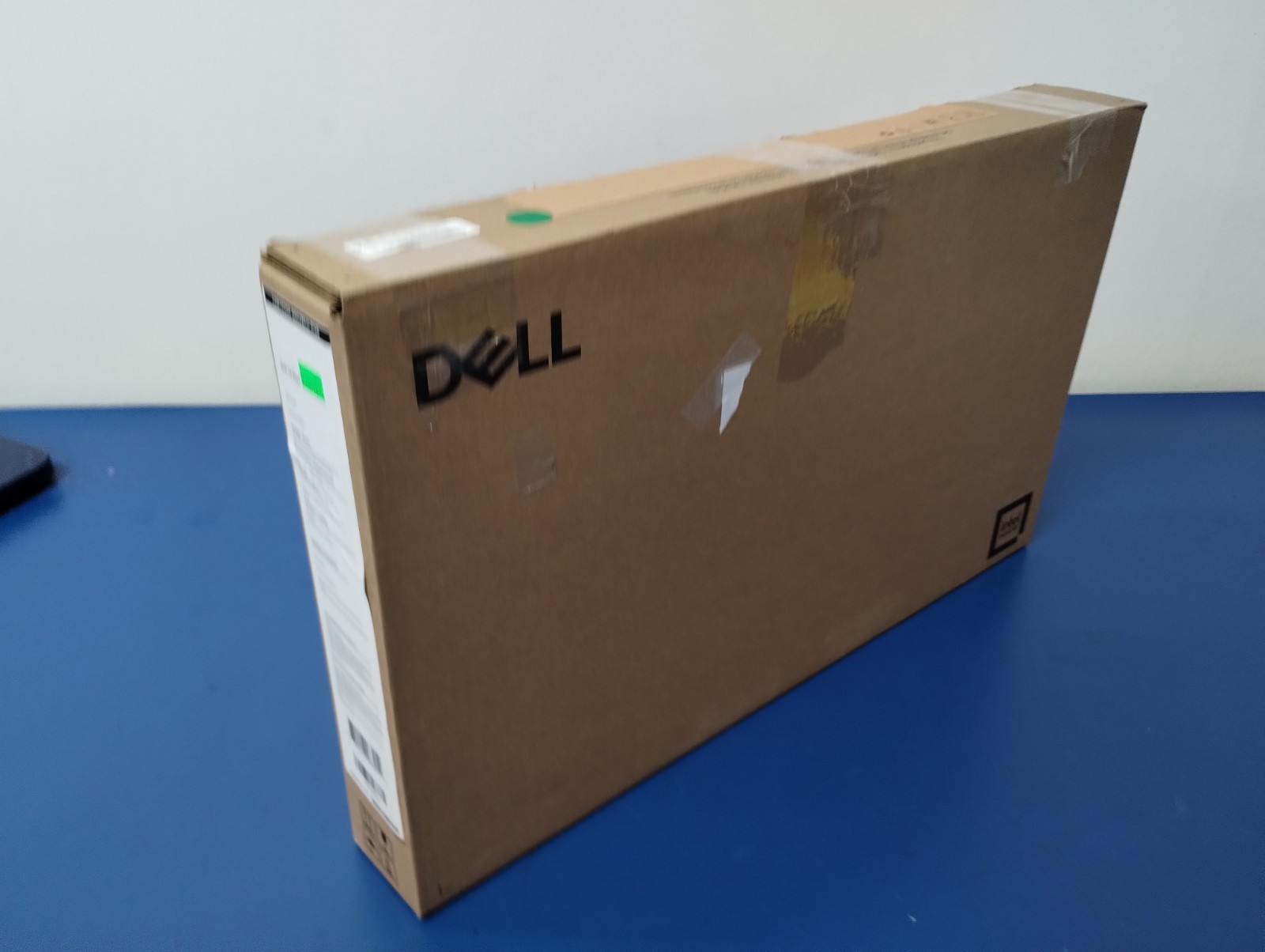 DELL 16 DB16250 VPVXG, Intel Core Ultra 9 288V, 3.30 GHz, 32 GB RAM, 1 TB NVMe