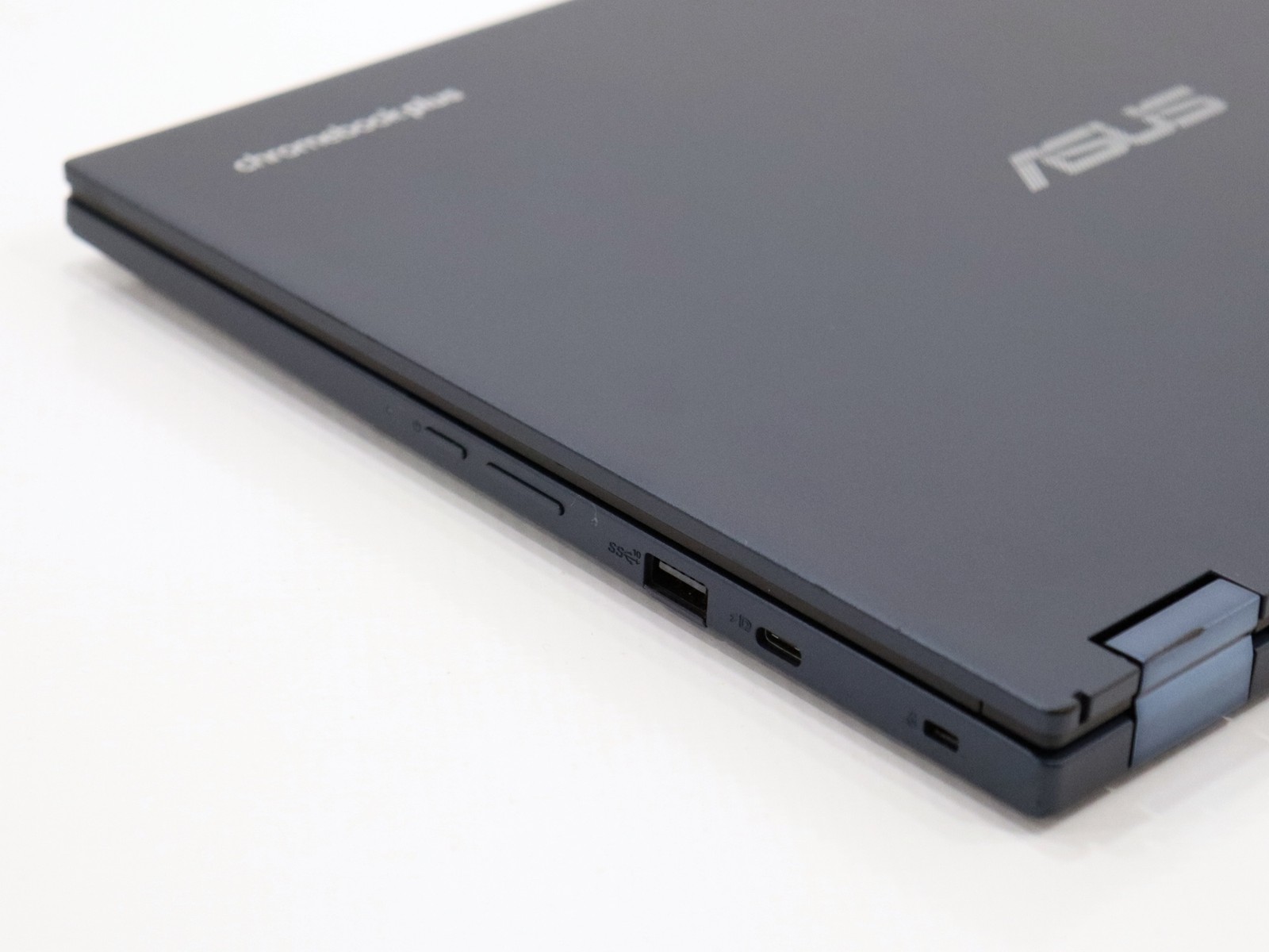 ASUS Chromebook Plus 2-in-1 Touch 14″ CM3401FF AMD Ryzen 3 732 8GB 128GB SSD