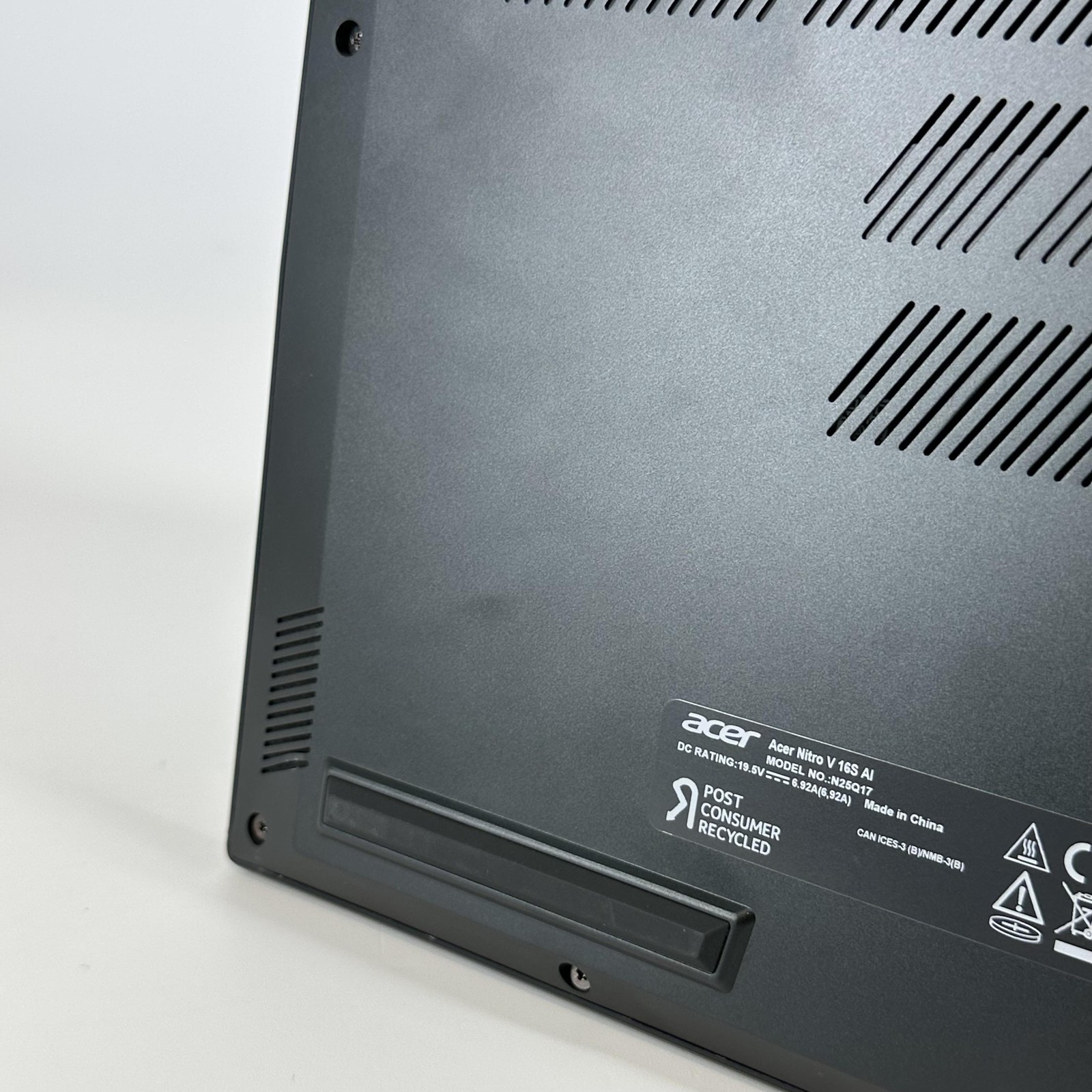 Acer Nitro V 16S AI 16 180Hz FHD+ 3.8 GHz Ryzen 7 260 32GB 1TB SSD RTX 5060