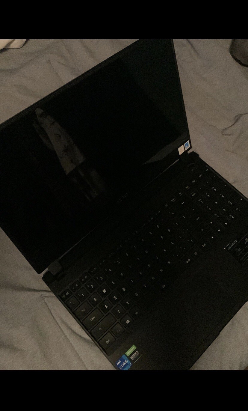 GIGABYTE AERO 15 OLED KD (1.5 TB SSD, Core i7-11800H, 3060) UHD Gaming Laptop