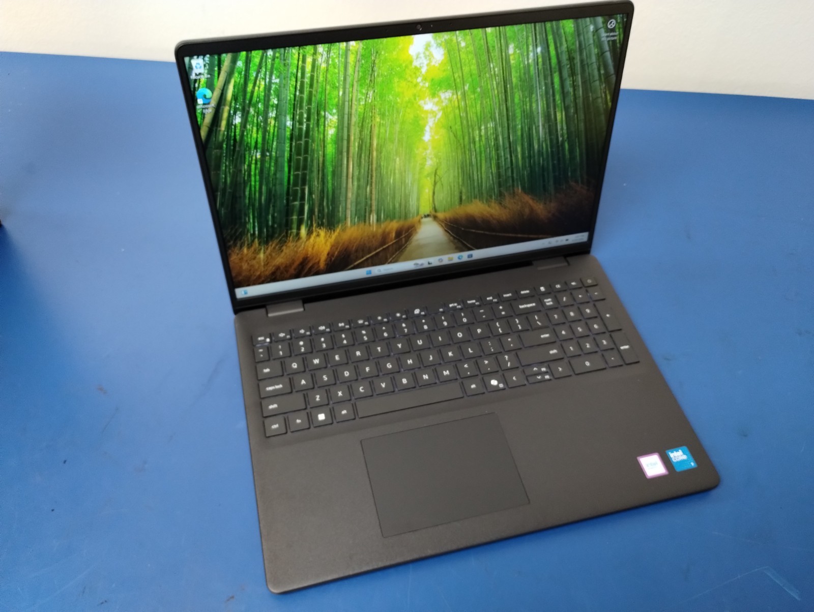 DELL 16 DC16250 MRYT3, Intel Core 7 150U, 1.80 GHz, 16 GB RAM, 1 TB NVMe SSD