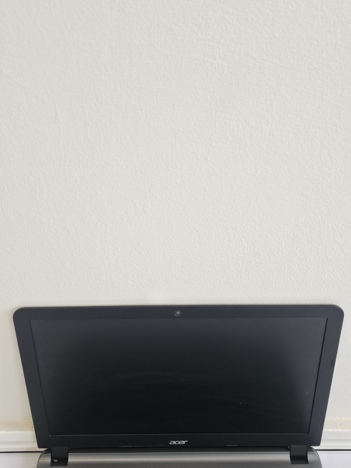 Acer Chromebook 15 CB3-532 Laptop – Intel Celeron N3060 – 2GB RAM BAD BATT READ