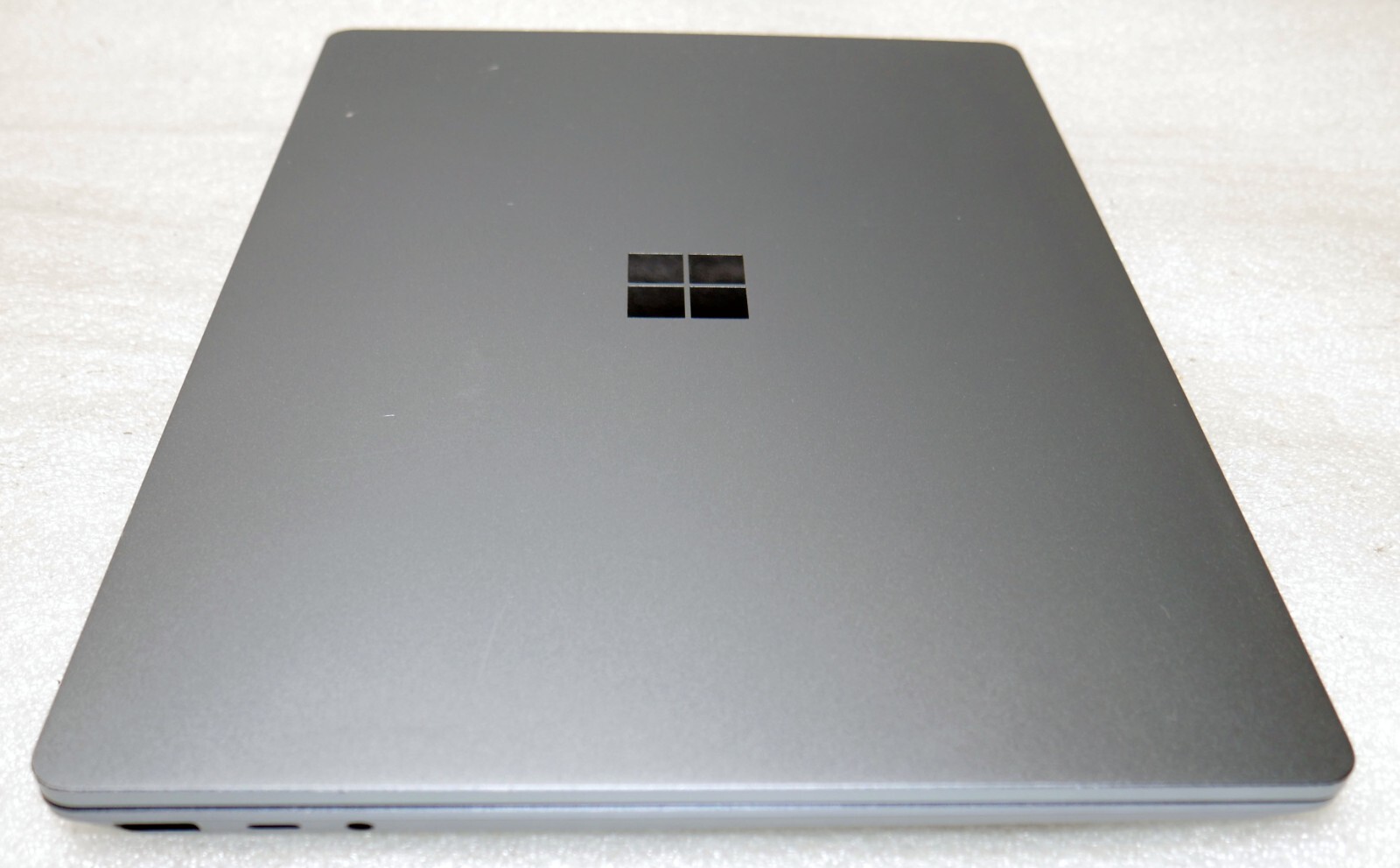 Microsoft Surface Laptop Go 12.3″ Core i5 1.20GHz 8GB RAM 128GB SSD Win 11 Home