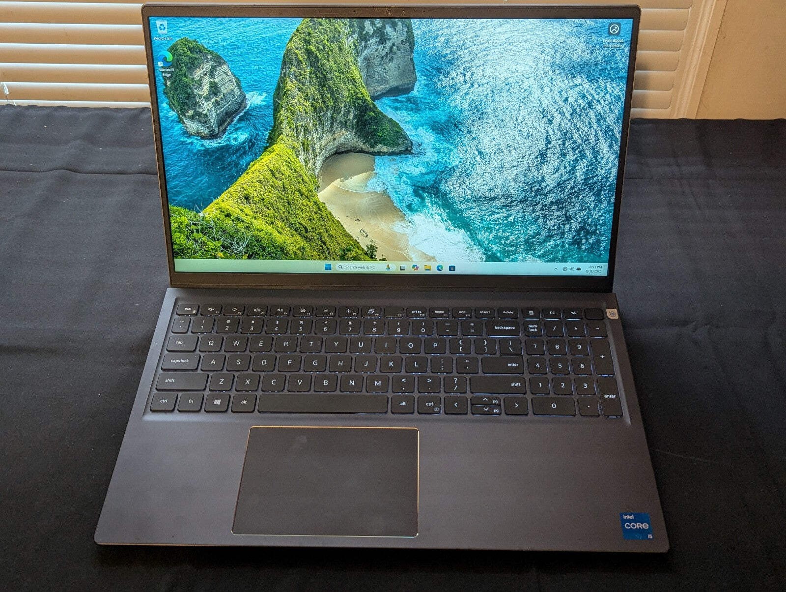 Dell Laptop – Vostro 15 5510 – i5-11320H 16GB 256GB SSD 15.6′” FHD W11P