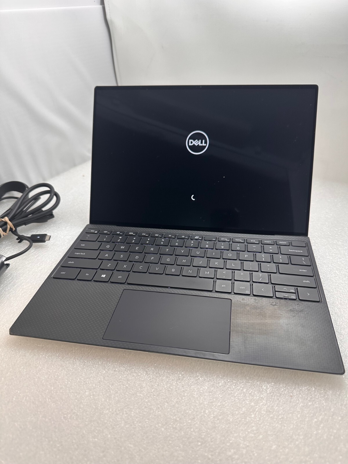 Dell XPS 9300 FHD Intel i7-1065G7 8GB DDR4 Ram 256 NVMe SSD Win 11