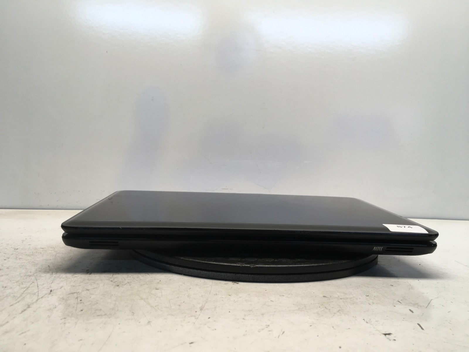 HP 2000-2C23DX AMD E1-1200 1400MHz 4 GB NO HDD/Batt – Cracked Screen