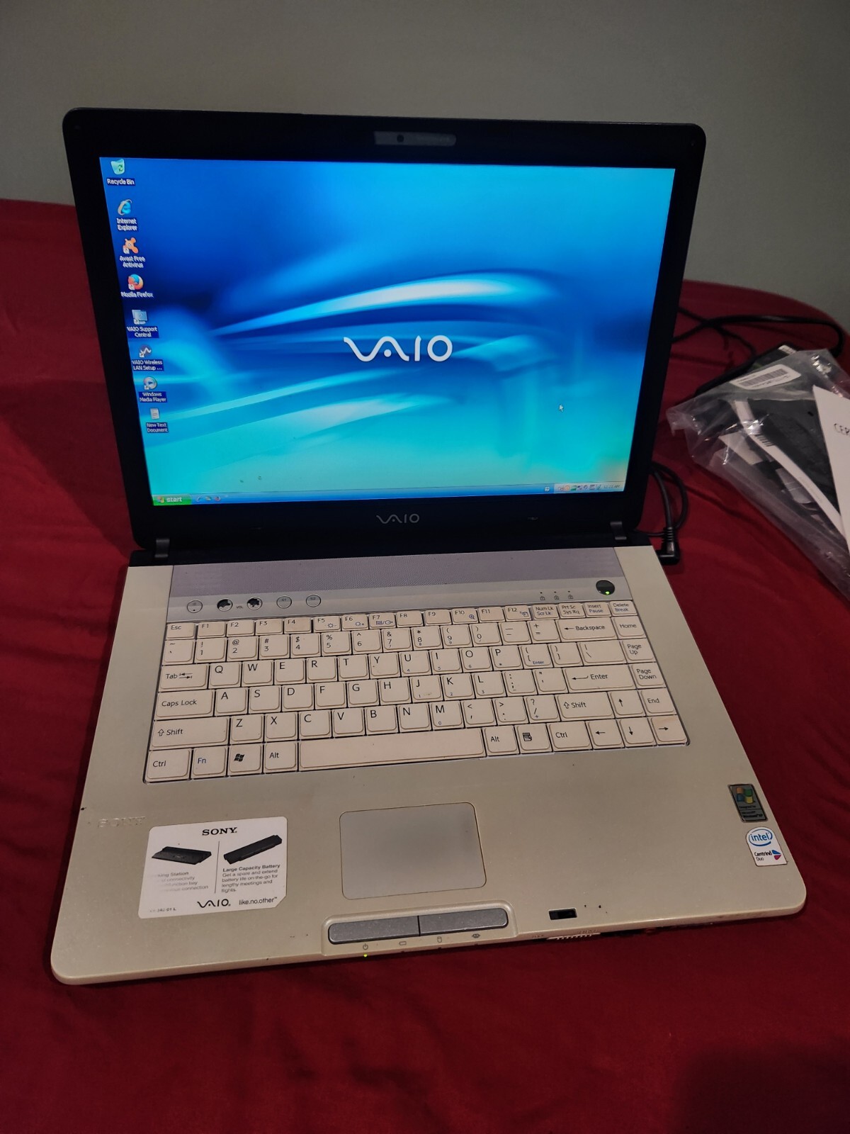 Sony Vaio VGN-FE550G / PCG-7H1L Laptop and charger