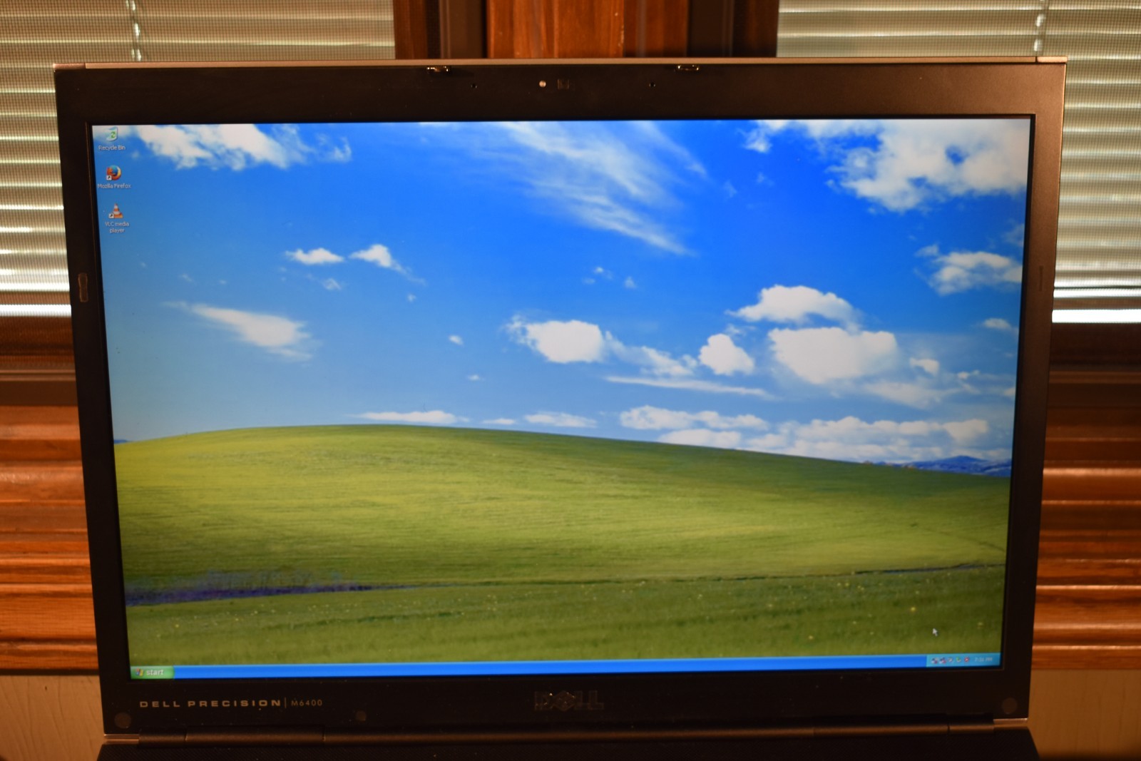 Dell Precision M6400 17″ Windows XP Quad Q9300 1TB NVidia 3700M 1920×1200 WUXGA