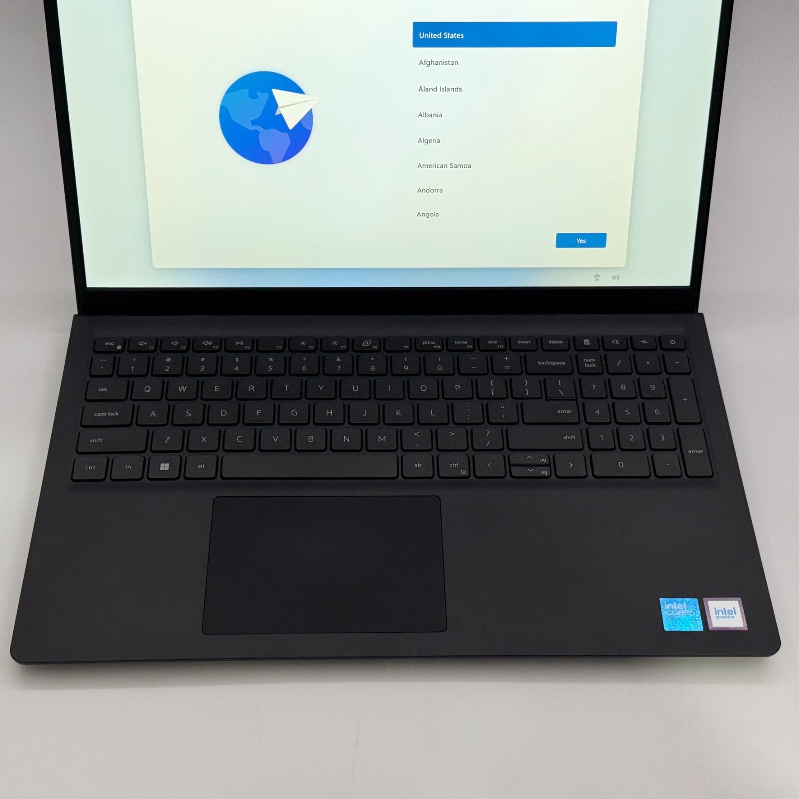 Dell 15 Laptop Intel Core 3 100U 512GB SSD 8GB RAM FHD 120Hz Carbon Black *READ*