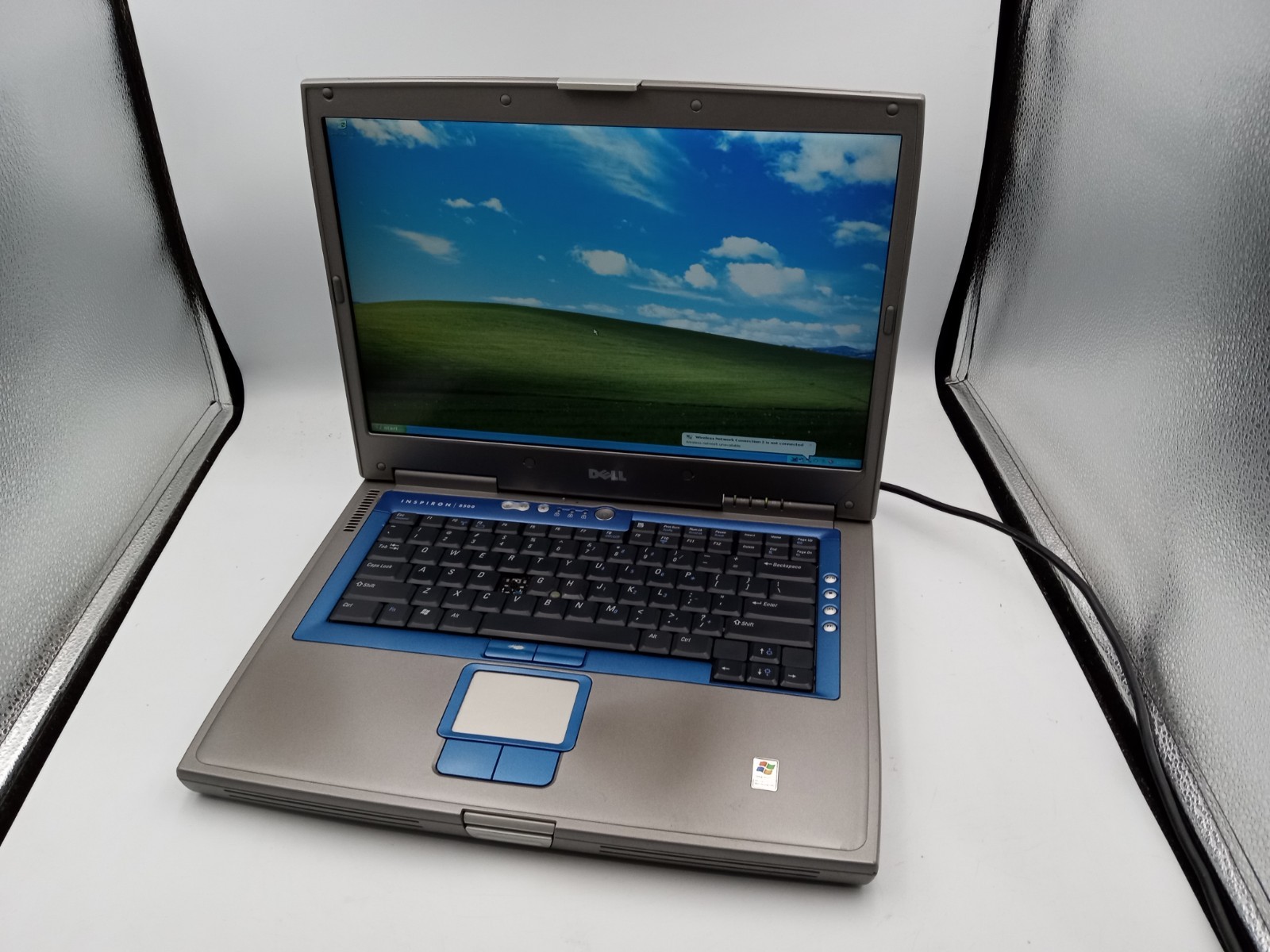 Dell Inspiron 8500 15″ Laptop Intel Pentium 4 1GB RAM 60GB HDD WinXP – READ -RR