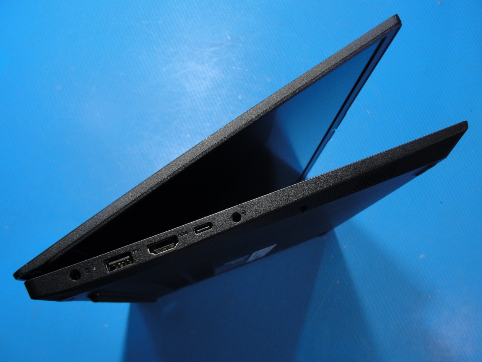 Lenovo V15 G4 ABP 15.6″FHD AMD Ryzen 5 7430U 2.3GHz 8GB RAM 256GB SSD + PA