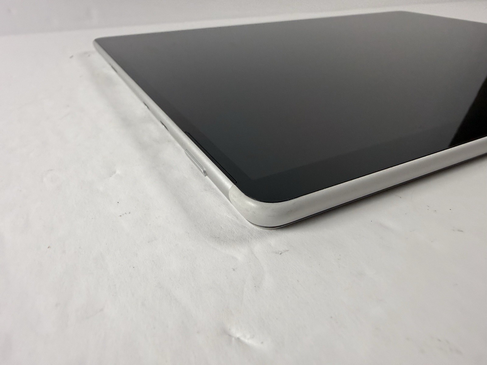 Microsoft Surface Pro 8 (1982) i5-1145G7 – 16GB RAM – 256GB 120Hz – Win 11 Pro