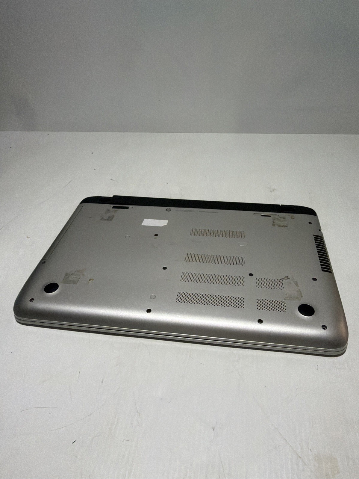 Hp Pavilion 15 Laptop i3-4030U 6gb Ram 750gb HDD Windows 10 Home No P/S