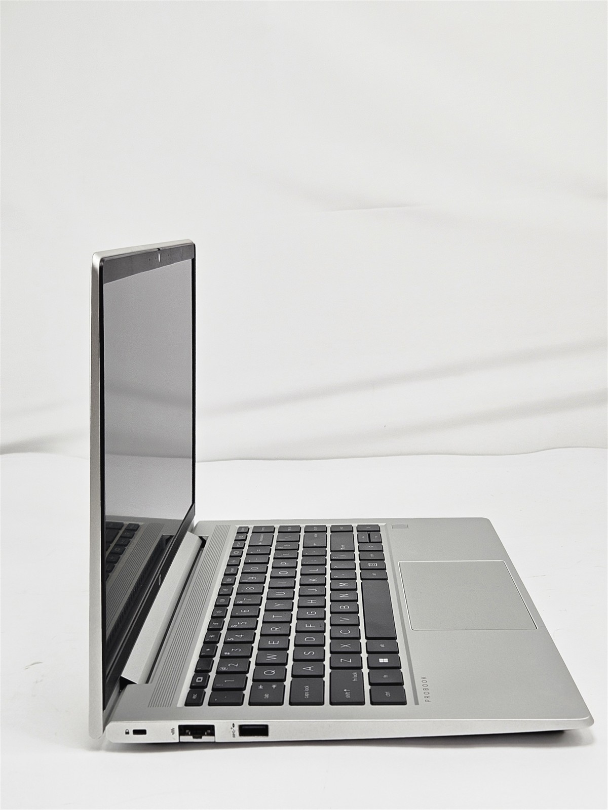 HP ProBook 445 G9 14″ 16GB 512GB SSD Ryzen 5 5625U Radeon Professional Notebook