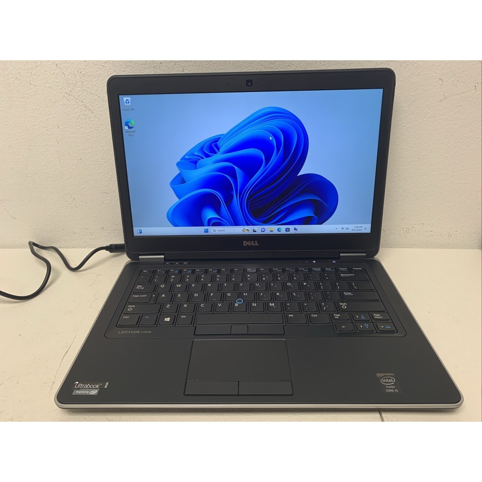 Dell Latitude E7440 14″ Core i5-4310U 2.00GHz, 8GB 256GB SSD Win 11 Pro Need Bat