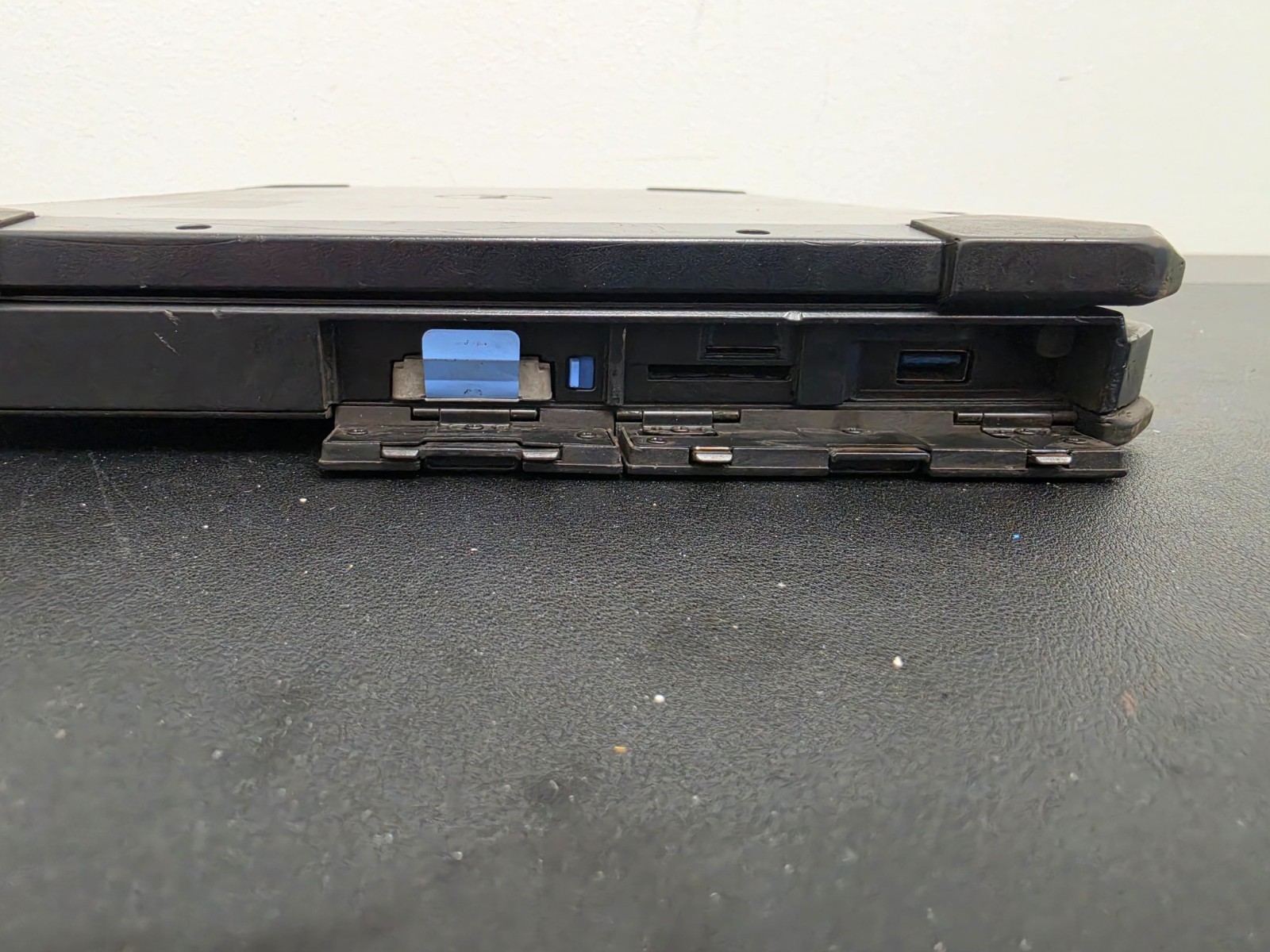 Dell Latitude 5420 Rugged Intel i7-8650U FHD Touch ***LTE*** 4GB Ram 128GB SSD