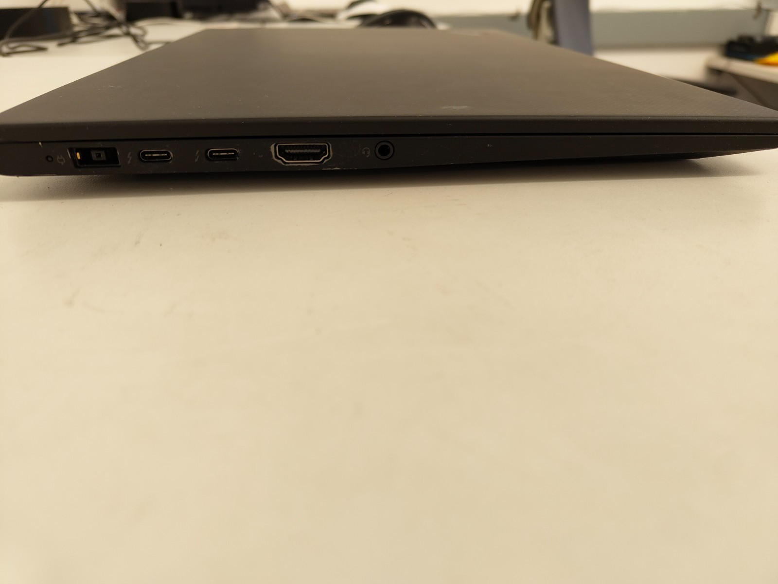 Lenovo ThinkPad P1 Gen 3 i9-10885H 32GB 15.6″ 1TB 1920×1080 NVIDIA T2000