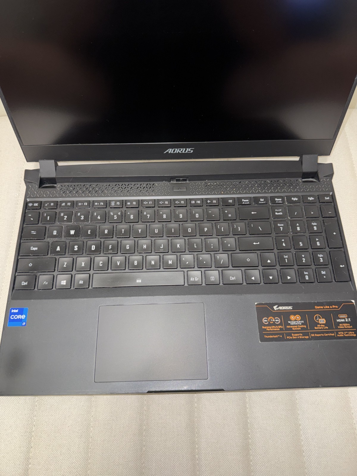 GIGABYTE AORUS 15P YD 15.6″ 300Hz Gaming Laptop RTX 3080 i7-11800H 32GB 1TB SSD