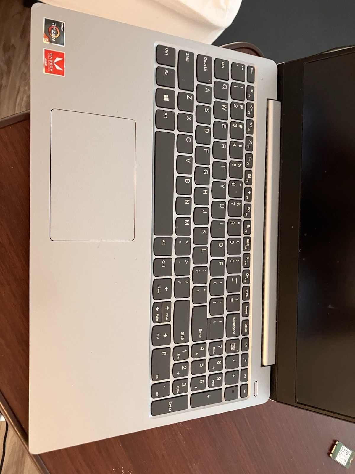 Lenovo Ideapad 330S-15ARR Ryzen 5 2500U / 8GB RAM / NO SSD