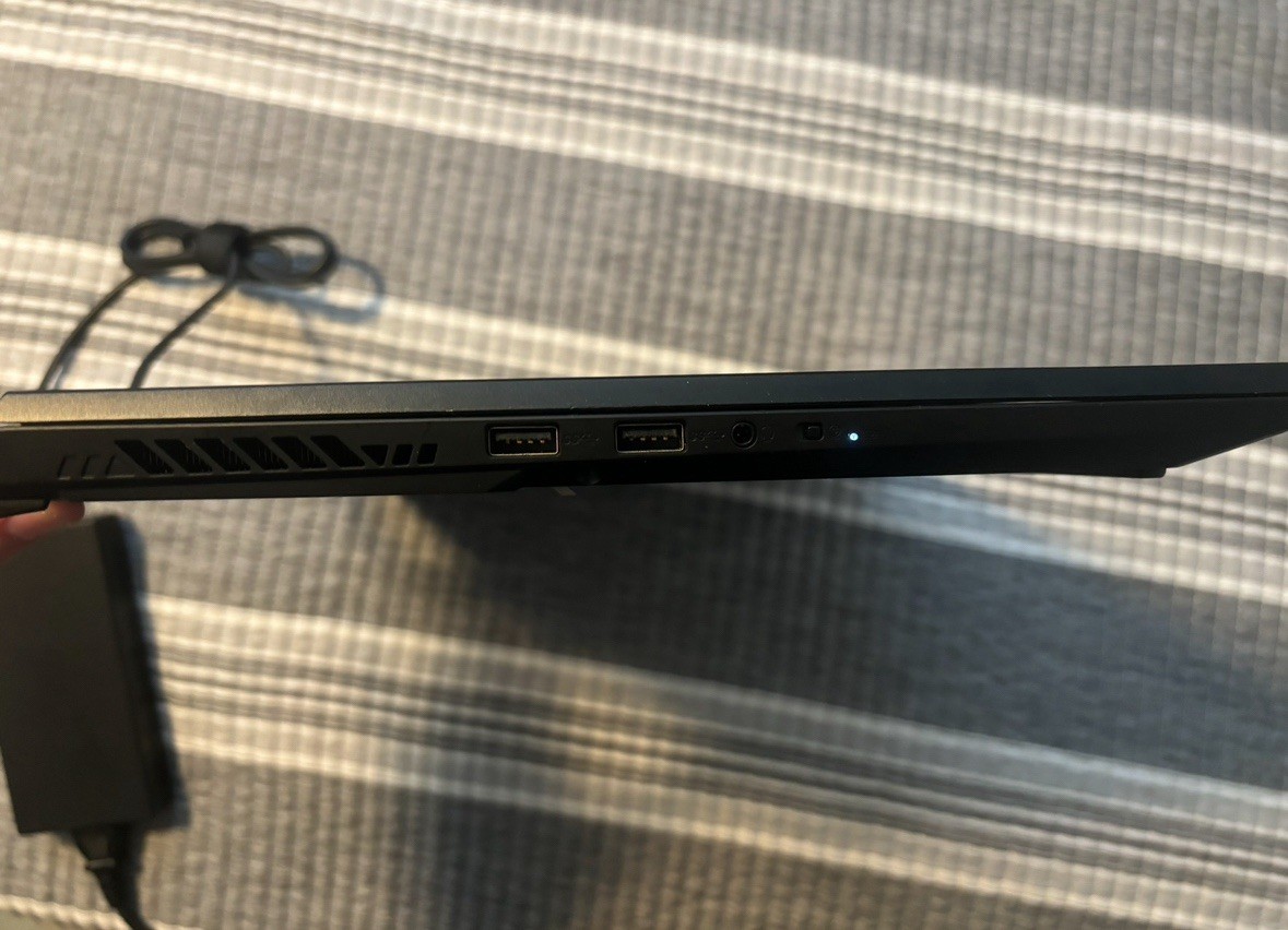 MSI Stealth 17 Studio A13V/A13VI-012US Gaming Notebook 17.3″
