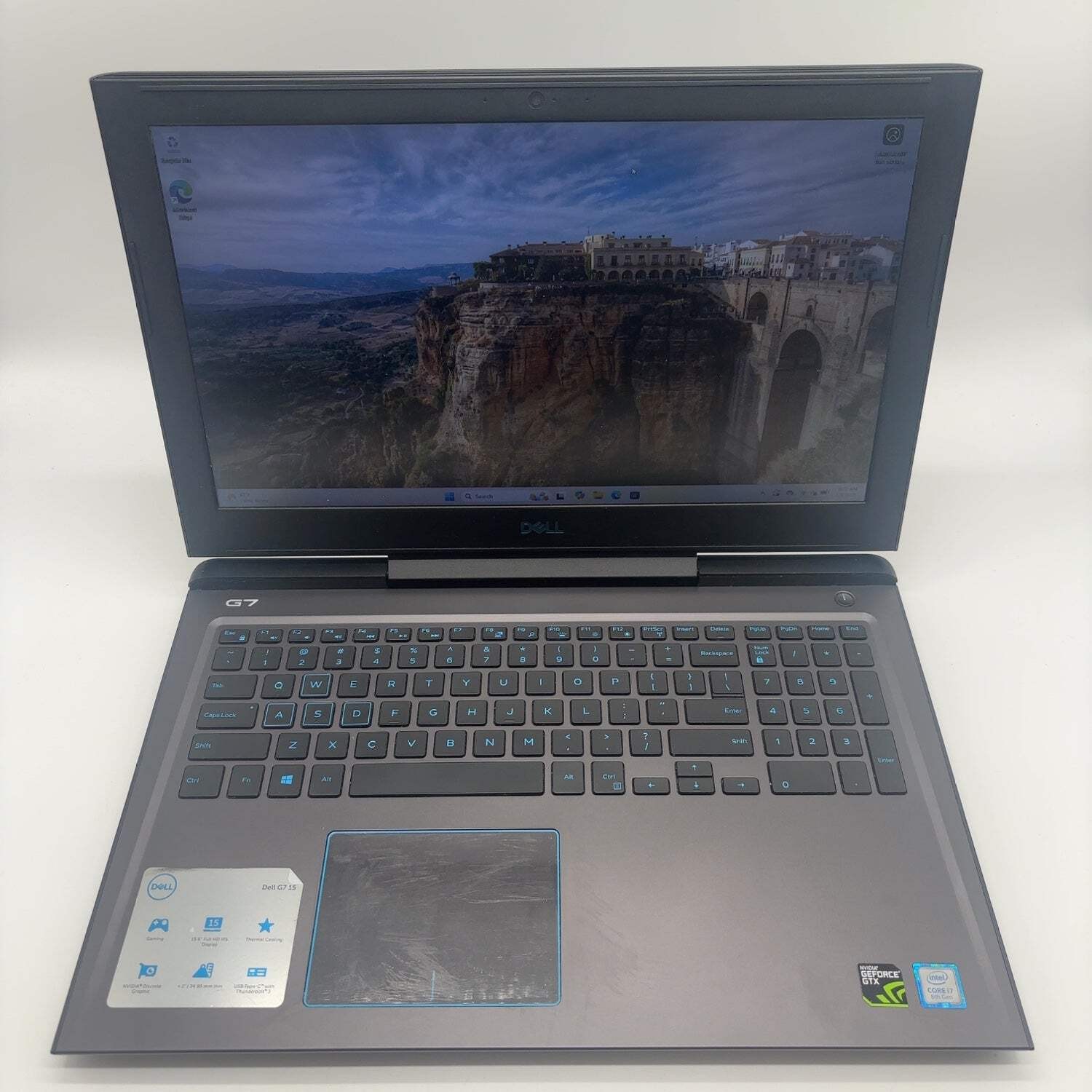 Dell G7 7588 15.6″ i7-8750H 2.2GHz 8GB RAM 256GB SSD GeForce GTX 1060 Max-Q
