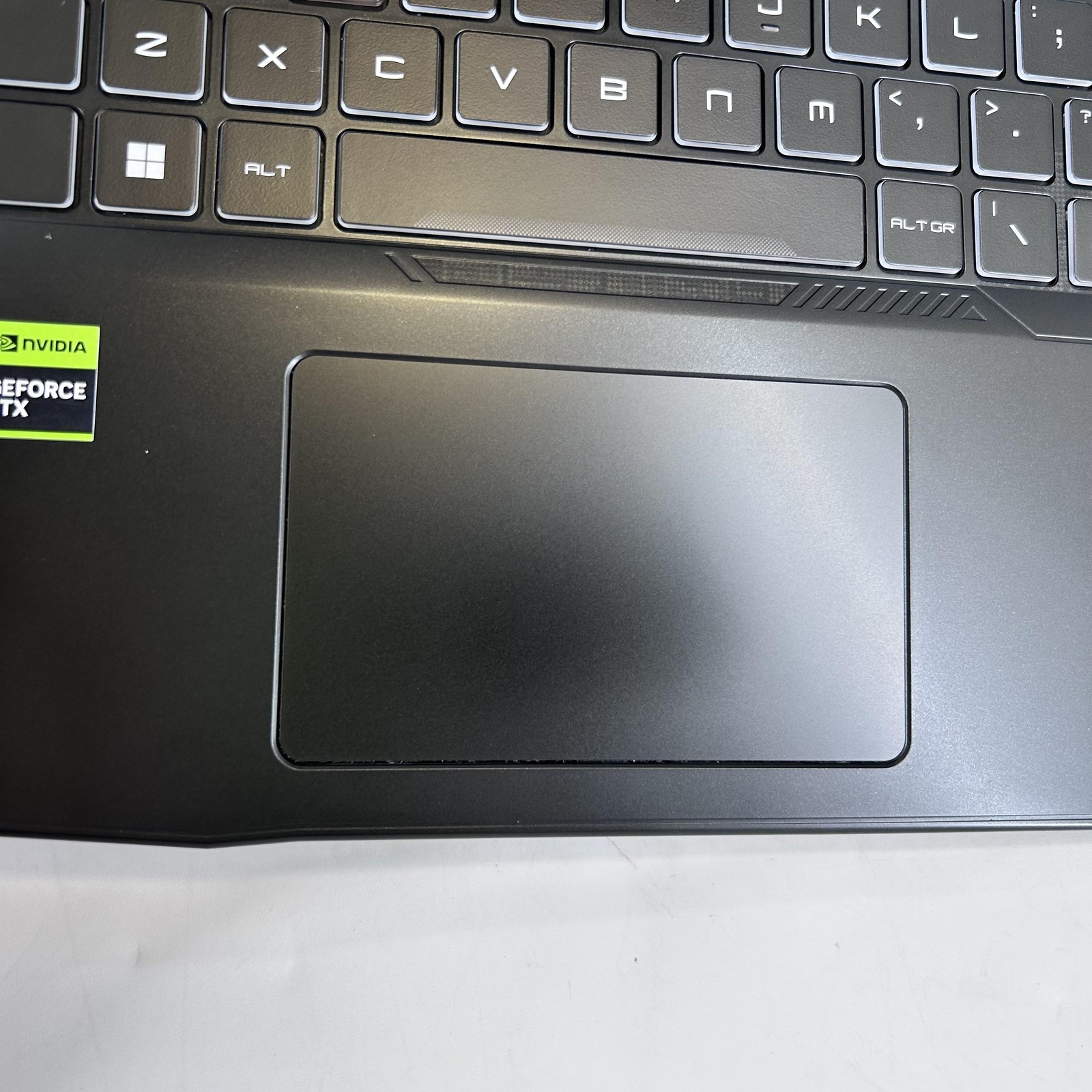 MSI Katana A15 AI 15.6 144Hz FHD 4.0 GHz Ryzen 9 8945HS 32GB 1TB SSD RTX 4070