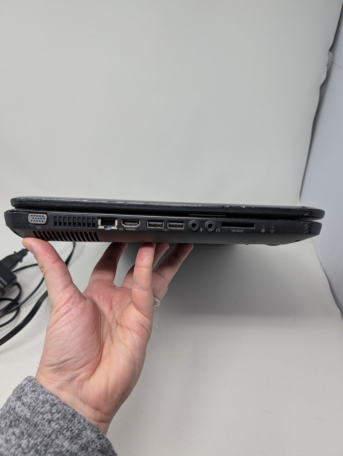 HP Pavilion G7-1312NR Laptop & Charger, AMD A4-3320AM 5GB No HDD Boots To Bios