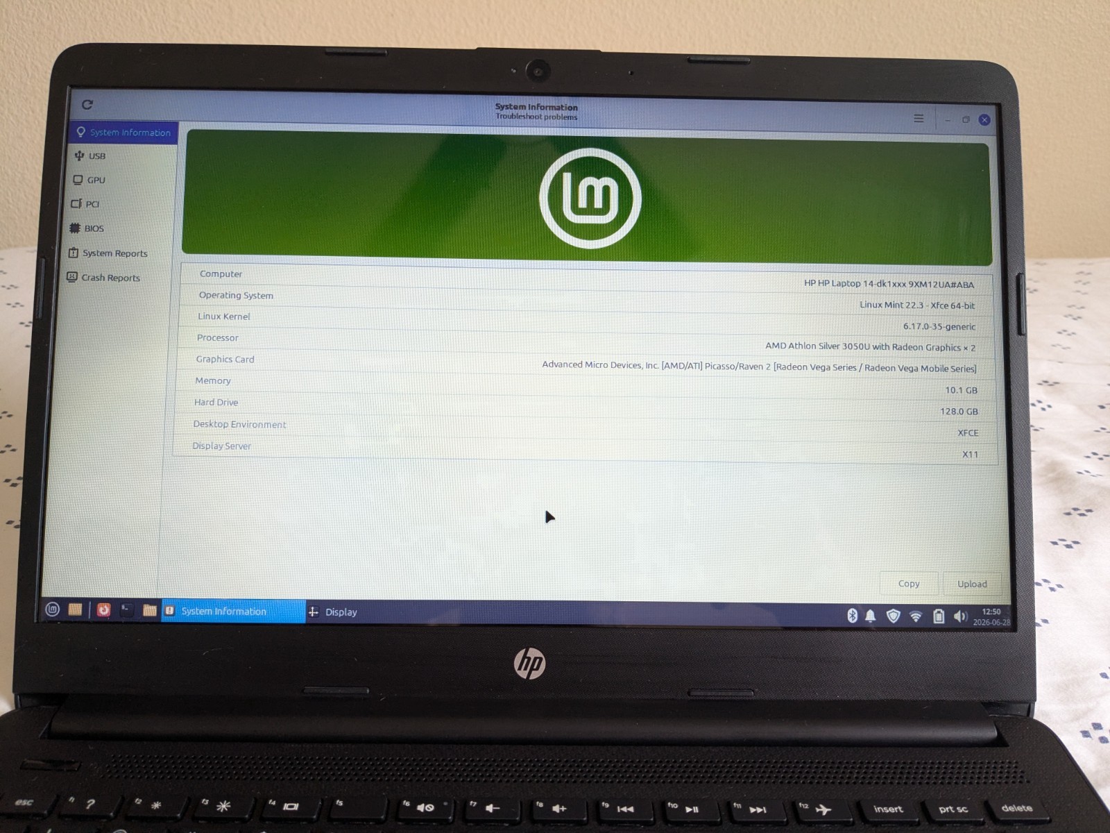 HP 14″ Laptop 12GB RAM 120GB SSD Linux Mint Freshly Installed.