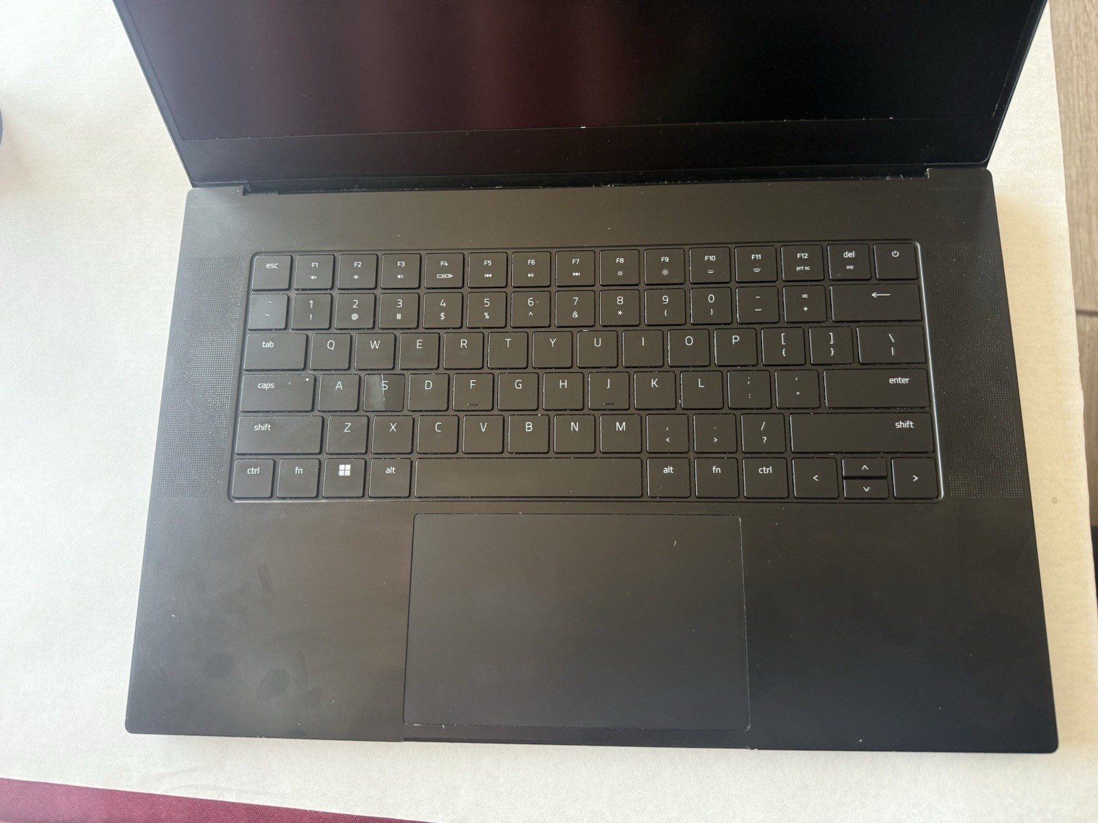 Razer Blade 15 Advanced 2022 I-7 12800h, RTX 3070 Ti, 16GB DDR5 Ram 1 TB ssd.