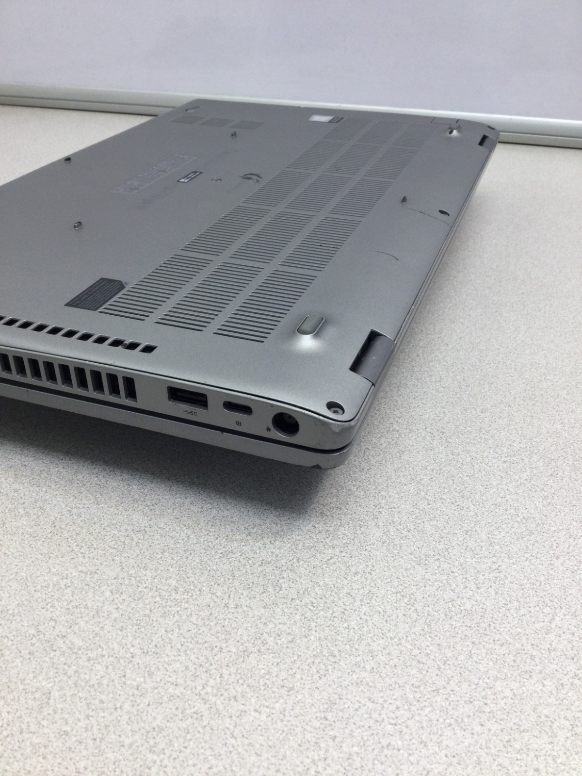 DELL latitude 5510 core i5 10th gen 1.60ghz 1`5.6” 8GB RAM 128GB SSD WIN 11 PRO
